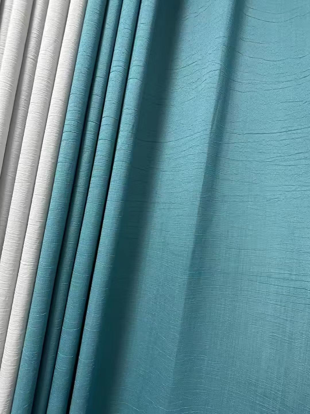 COTV全球直播-绍兴览致纺织品有限公司专业经营纺织品家纺窗帘的设计、加工生产和销售，拥有大型样品展厅和仓库及窗帘产品加工生产基地,欢迎新老客户洽谈采购！总经理崔红彬欢迎大家光临！