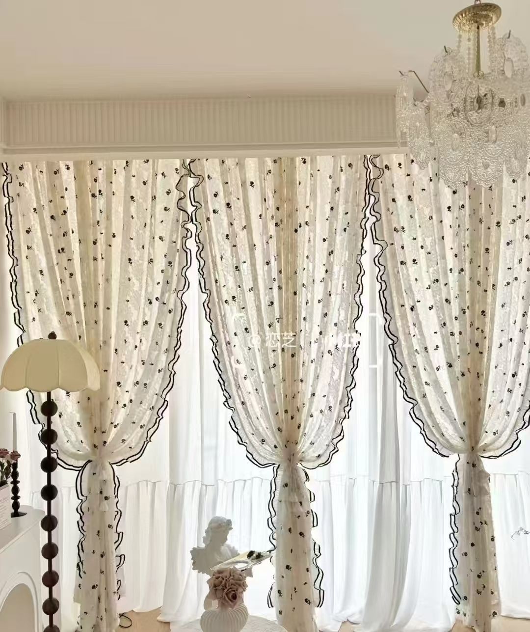 COTV全球直播-绍兴览致纺织品有限公司专业经营纺织品家纺窗帘的设计、加工生产和销售，拥有大型样品展厅和仓库及窗帘产品加工生产基地,欢迎新老客户洽谈采购！总经理崔红彬欢迎大家光临！