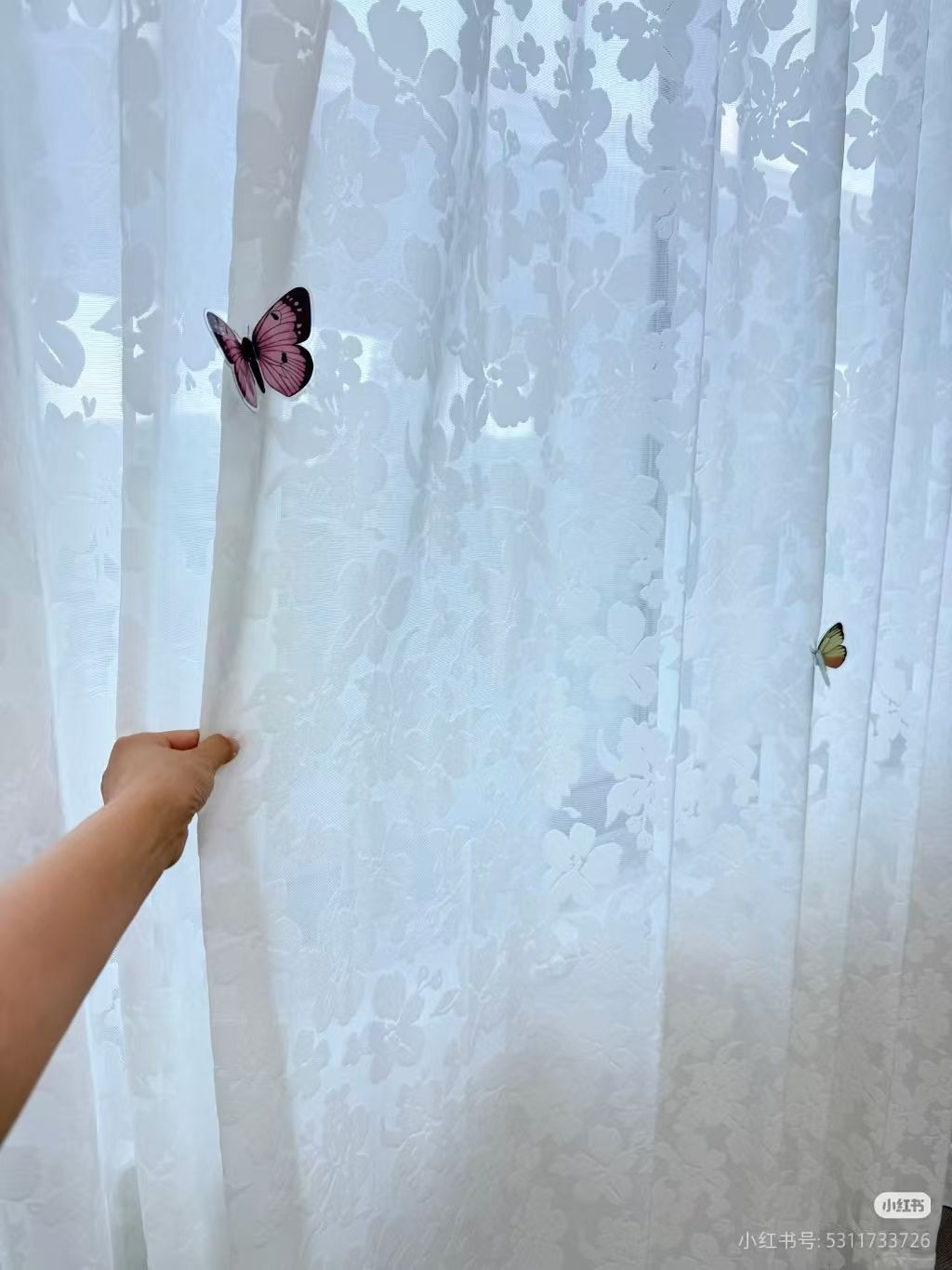 COTV全球直播-绍兴览致纺织品有限公司专业经营纺织品家纺窗帘的设计、加工生产和销售，拥有大型样品展厅和仓库及窗帘产品加工生产基地,欢迎新老客户洽谈采购！总经理崔红彬欢迎大家光临！