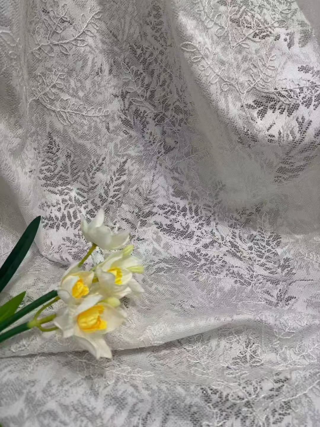 COTV全球直播-绍兴览致纺织品有限公司专业经营纺织品家纺窗帘的设计、加工生产和销售，拥有大型样品展厅和仓库及窗帘产品加工生产基地,欢迎新老客户洽谈采购！总经理崔红彬欢迎大家光临！