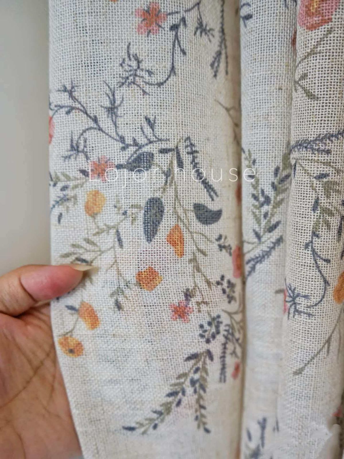 COTV全球直播-绍兴览致纺织品有限公司专业经营纺织品家纺窗帘的设计、加工生产和销售，拥有大型样品展厅和仓库及窗帘产品加工生产基地,欢迎新老客户洽谈采购！总经理崔红彬欢迎大家光临！