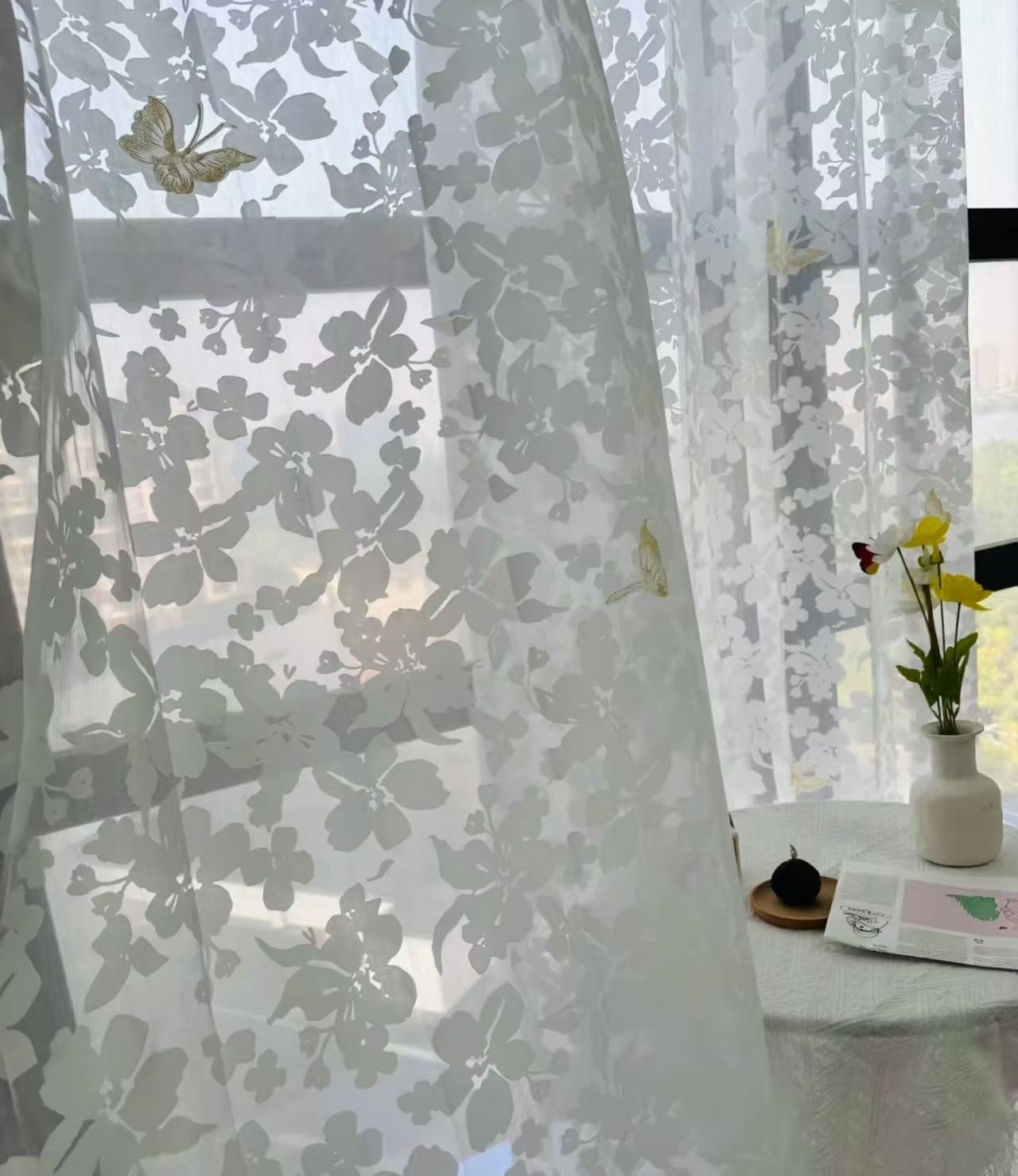 COTV全球直播-绍兴览致纺织品有限公司专业经营纺织品家纺窗帘的设计、加工生产和销售，拥有大型样品展厅和仓库及窗帘产品加工生产基地,欢迎新老客户洽谈采购！总经理崔红彬欢迎大家光临！