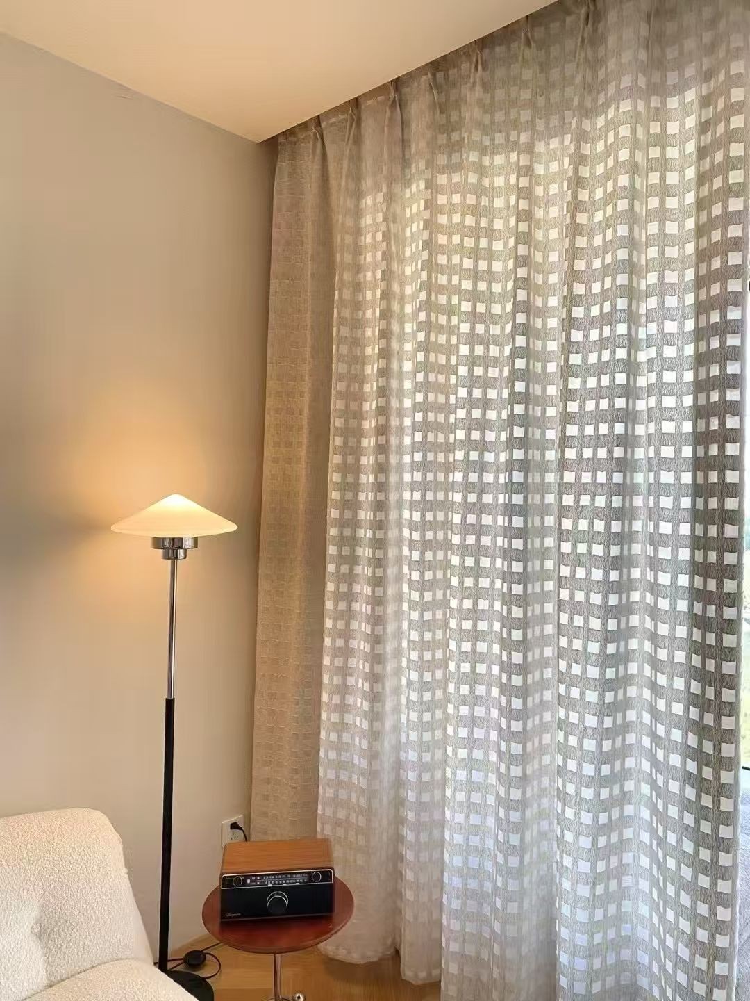 COTV全球直播-绍兴览致纺织品有限公司专业经营纺织品家纺窗帘的设计、加工生产和销售，拥有大型样品展厅和仓库及窗帘产品加工生产基地,欢迎新老客户洽谈采购！总经理崔红彬欢迎大家光临！