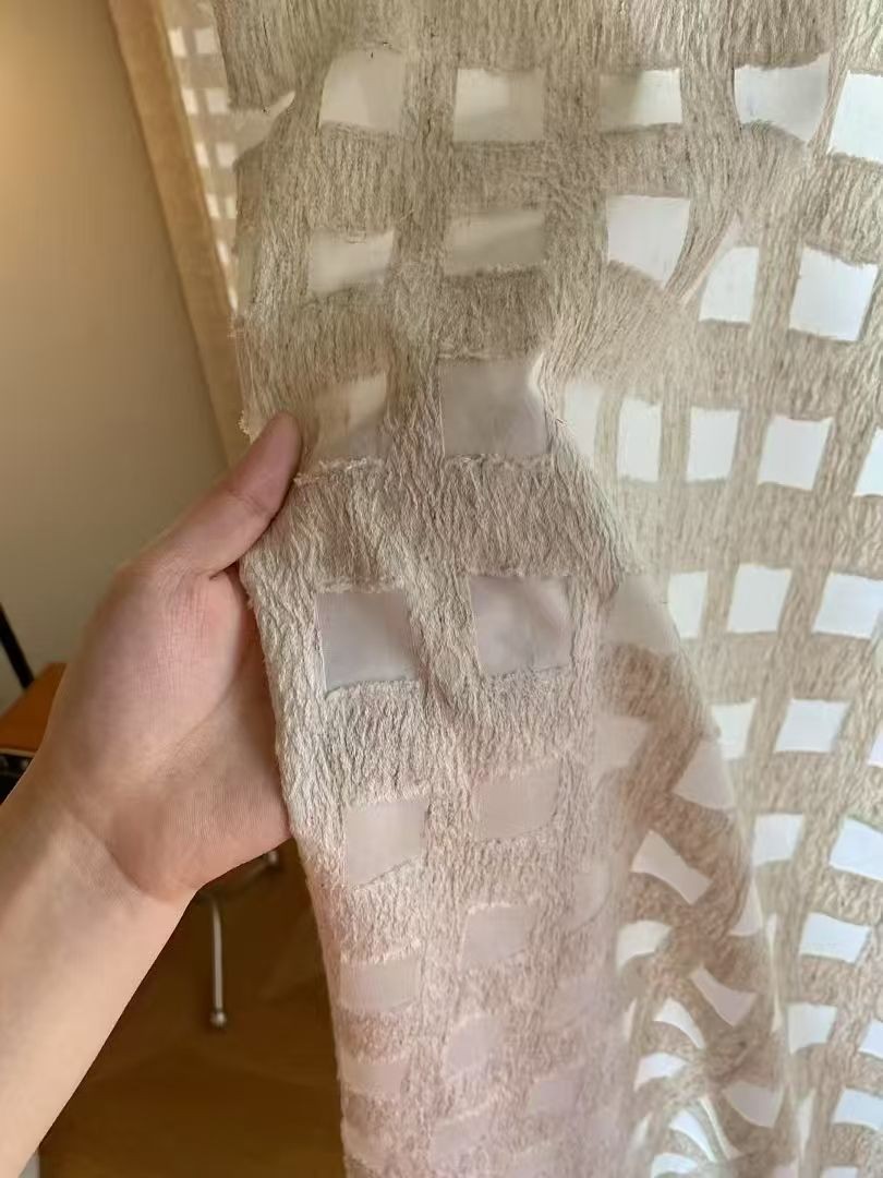 COTV全球直播-绍兴览致纺织品有限公司专业经营纺织品家纺窗帘的设计、加工生产和销售，拥有大型样品展厅和仓库及窗帘产品加工生产基地,欢迎新老客户洽谈采购！总经理崔红彬欢迎大家光临！