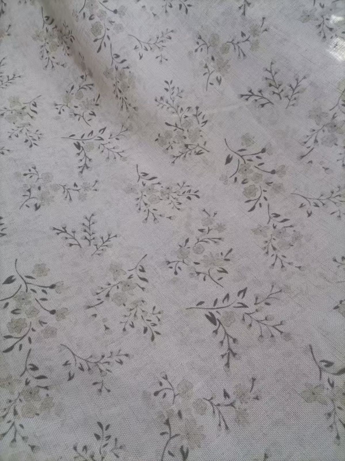 COTV全球直播-绍兴览致纺织品有限公司专业经营纺织品家纺窗帘的设计、加工生产和销售，拥有大型样品展厅和仓库及窗帘产品加工生产基地,欢迎新老客户洽谈采购！总经理崔红彬欢迎大家光临！