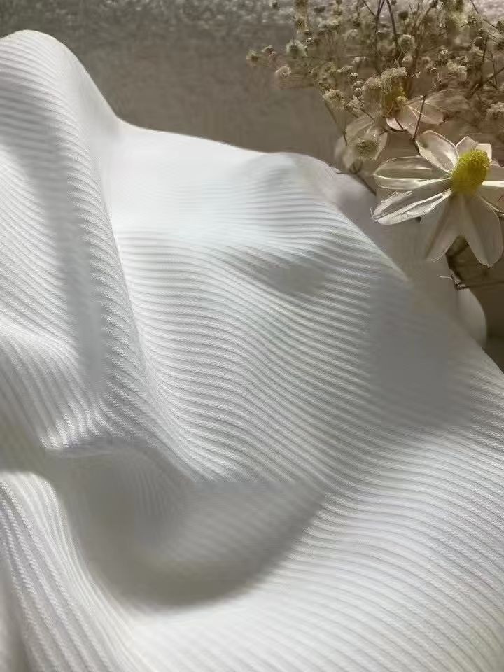 COTV全球直播-绍兴览致纺织品有限公司专业经营纺织品家纺窗帘的设计、加工生产和销售，拥有大型样品展厅和仓库及窗帘产品加工生产基地,欢迎新老客户洽谈采购！总经理崔红彬欢迎大家光临！