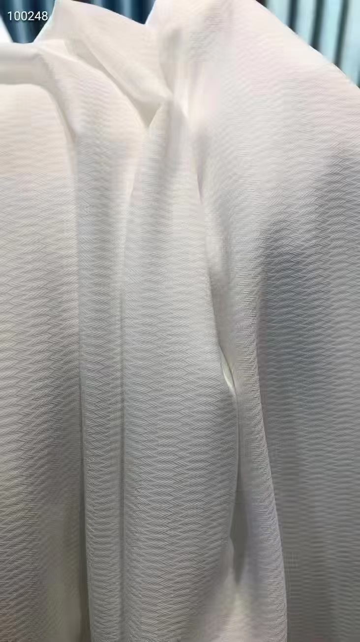 COTV全球直播-绍兴览致纺织品有限公司专业经营纺织品家纺窗帘的设计、加工生产和销售，拥有大型样品展厅和仓库及窗帘产品加工生产基地,欢迎新老客户洽谈采购！总经理崔红彬欢迎大家光临！