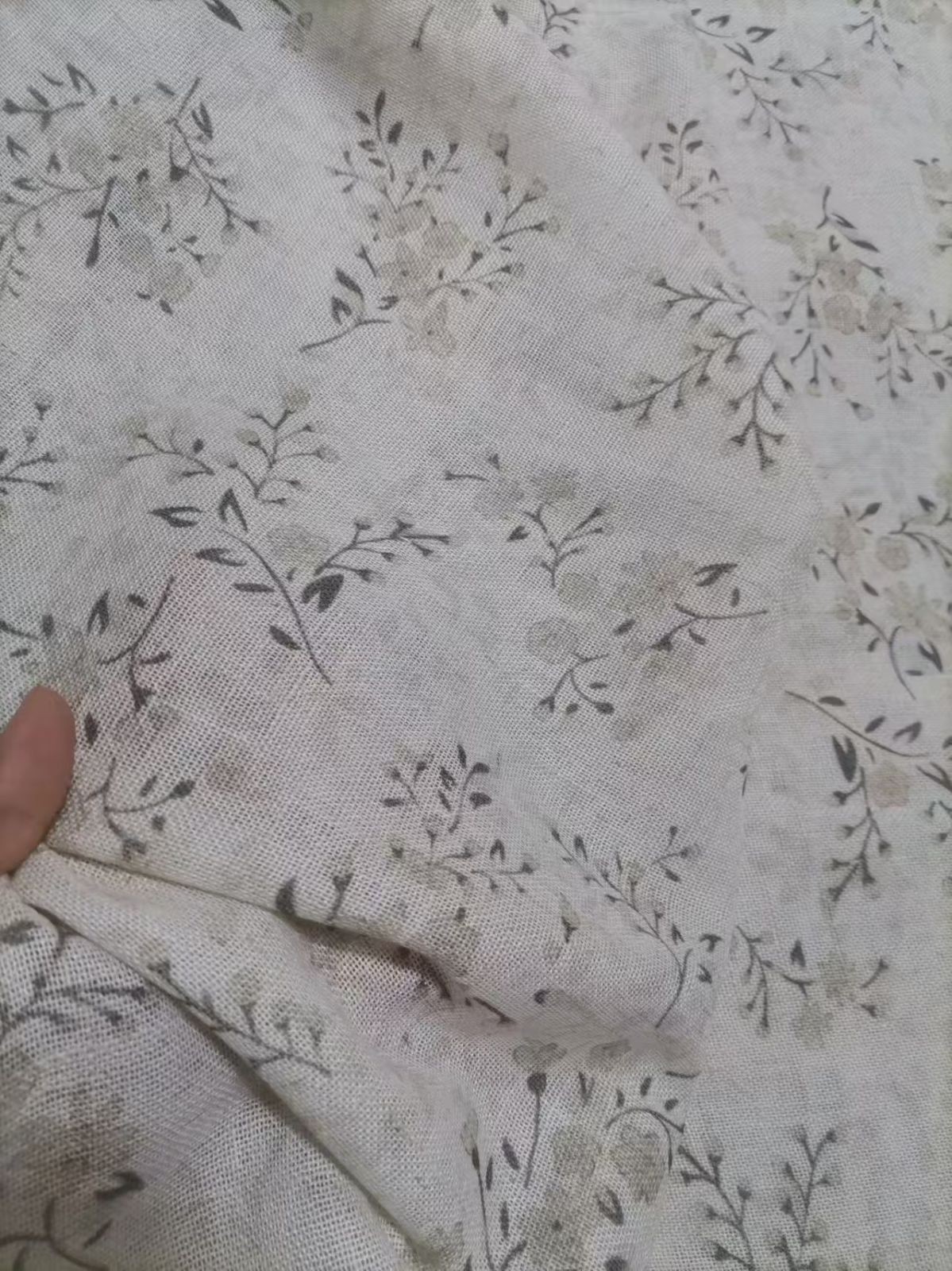 COTV全球直播-绍兴览致纺织品有限公司专业经营纺织品家纺窗帘的设计、加工生产和销售，拥有大型样品展厅和仓库及窗帘产品加工生产基地,欢迎新老客户洽谈采购！总经理崔红彬欢迎大家光临！