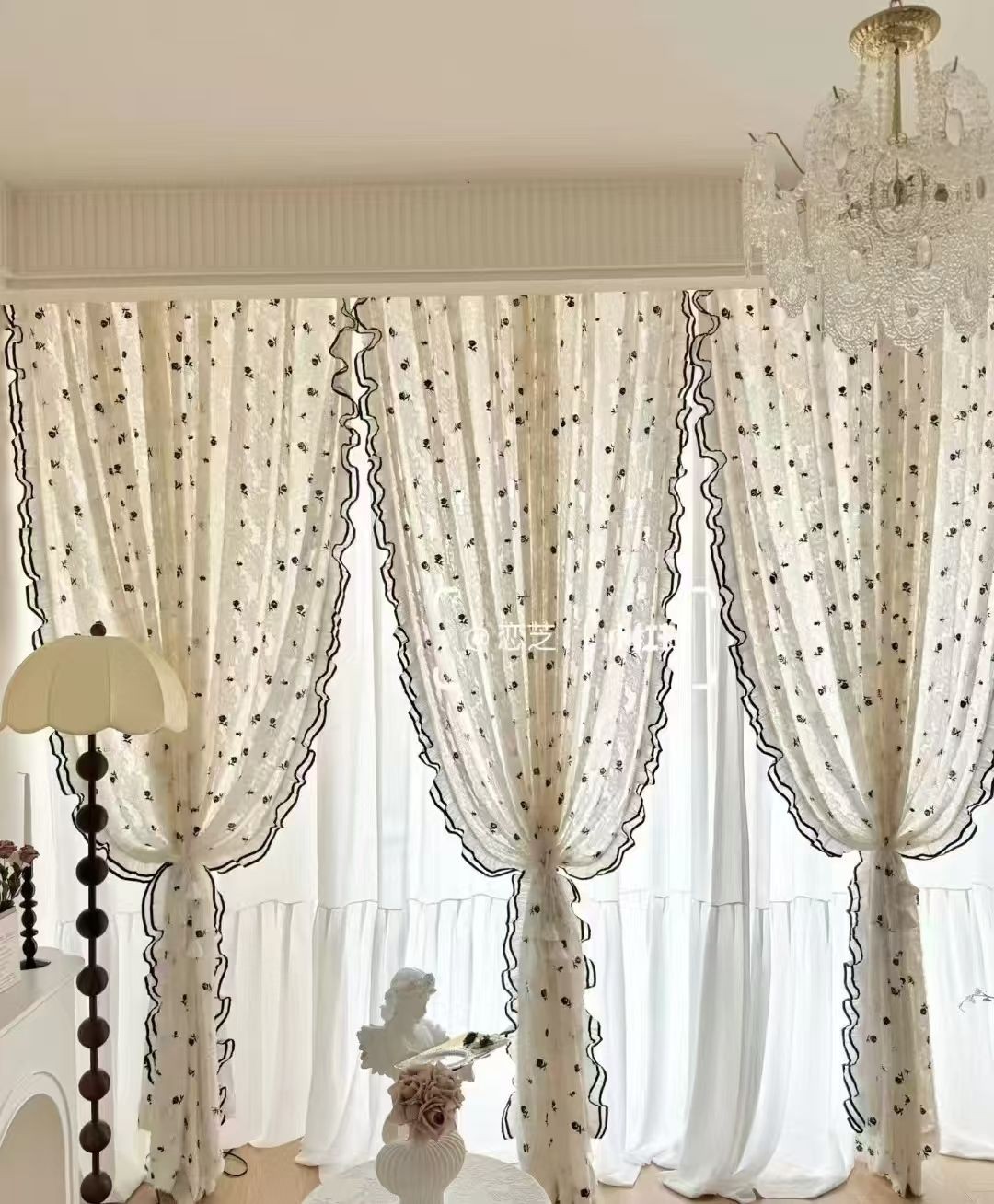 COTV全球直播-绍兴览致纺织品有限公司专业经营纺织品家纺窗帘的设计、加工生产和销售，拥有大型样品展厅和仓库及窗帘产品加工生产基地,欢迎新老客户洽谈采购！总经理崔红彬欢迎大家光临！