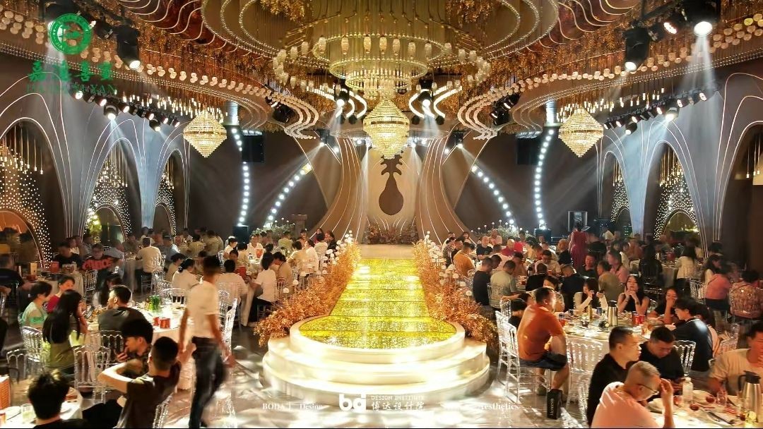 COTV全球直播-广东博达道具有限公司专业生产婚庆道具、美陈道具、宴会厅道具、软装道具及户外亮化灯具 、公共音响系统等产品,承接一站式设计、生产、落地施工一条龙服务,欢迎大家光临! COTV全球直播-广东博达道具有限公司专业生产婚庆道具、美陈道具、宴会厅道具、软装道具及户外亮化灯具 、公共音响系统等产品,承接一站式设计、生产、落地施工一条龙服务,欢迎大家光临!