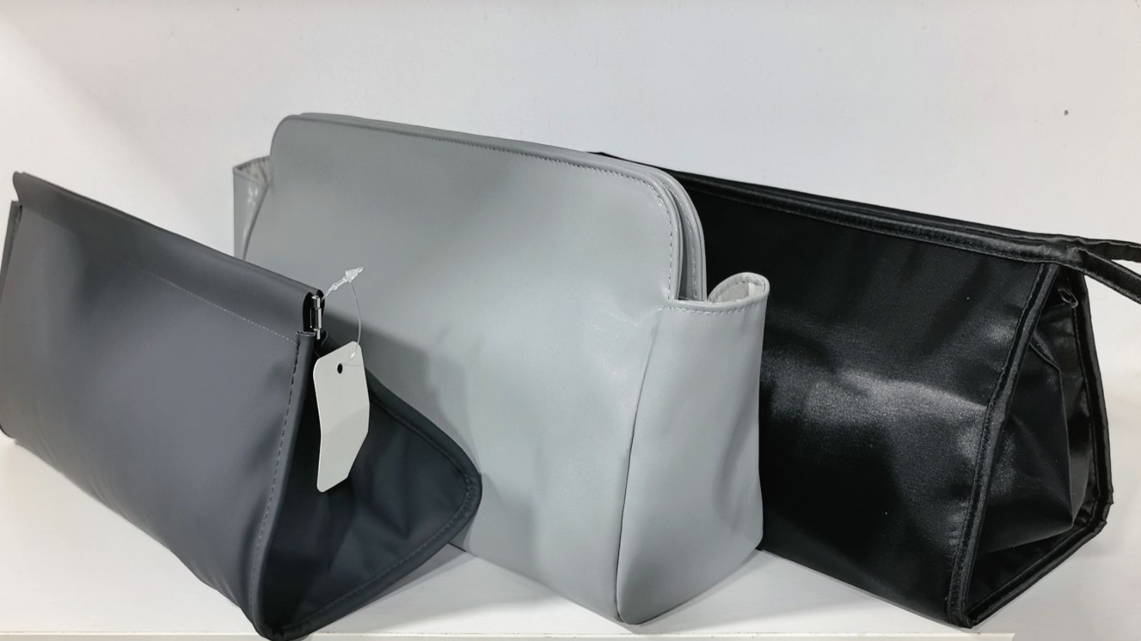 COTV全球直播-温州市文舟商务礼品有限公司专业生产:美容化妆品包、洗漱包、工具包、电器包、酒品包、理发工具,垂钓用具,文教及体育用品,大健康行业,摄影器材,礼品包等产品,欢迎大家光临! COTV全球直播-温州市文舟商务礼品有限公司专业生产:美容化妆品包、洗漱包、工具包、电器包、酒品包、理发工具,垂钓用具,文教及体育用品,大健康行业,摄影器材,礼品包等产品,欢迎大家光临!