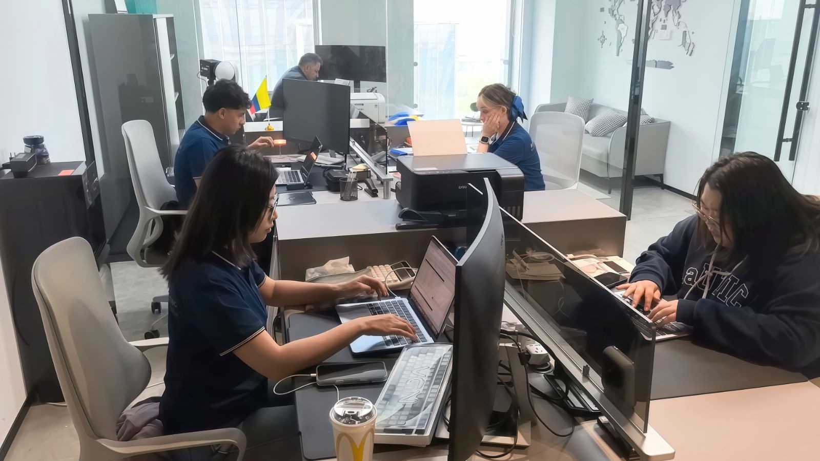 COTV全球直播-Bright Sunway Limited、义乌市岚兹贸易有限公司来自哥伦比亚,进出口纺织品、五金用品、美容美发用品、饰品、工程机械,日用百货等,欢迎大家光临!。 COTV全球直播-Bright Sunway Limited、义乌市岚兹贸易有限公司来自哥伦比亚,进出口纺织品、五金用品、美容美发用品、饰品、工程机械,日用百货等,欢迎大家光临!。