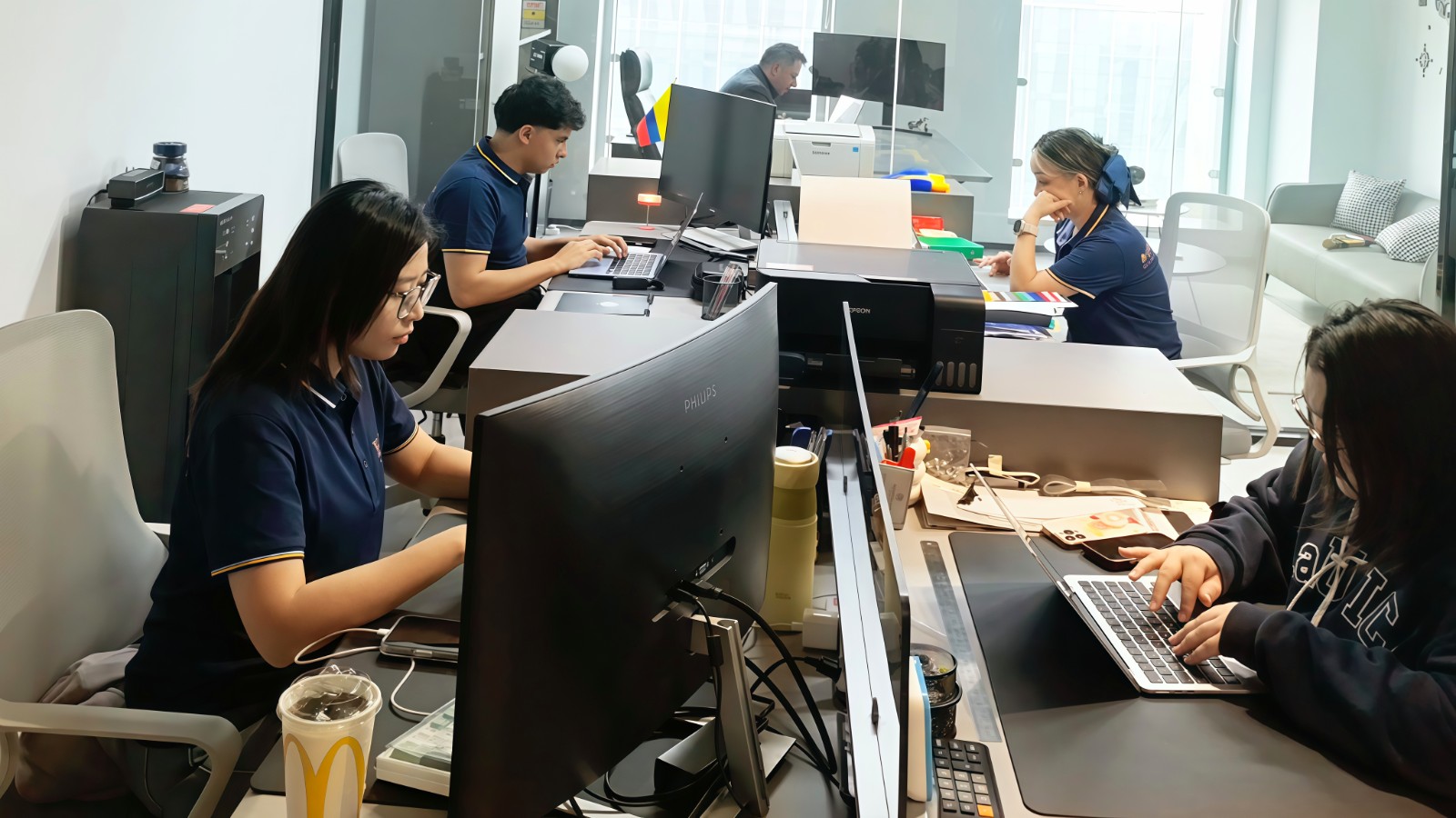 COTV全球直播-Bright Sunway Limited、义乌市岚兹贸易有限公司来自哥伦比亚,进出口纺织品、五金用品、美容美发用品、饰品、工程机械,日用百货等,欢迎大家光临!。 COTV全球直播-Bright Sunway Limited、义乌市岚兹贸易有限公司来自哥伦比亚,进出口纺织品、五金用品、美容美发用品、饰品、工程机械,日用百货等,欢迎大家光临!。