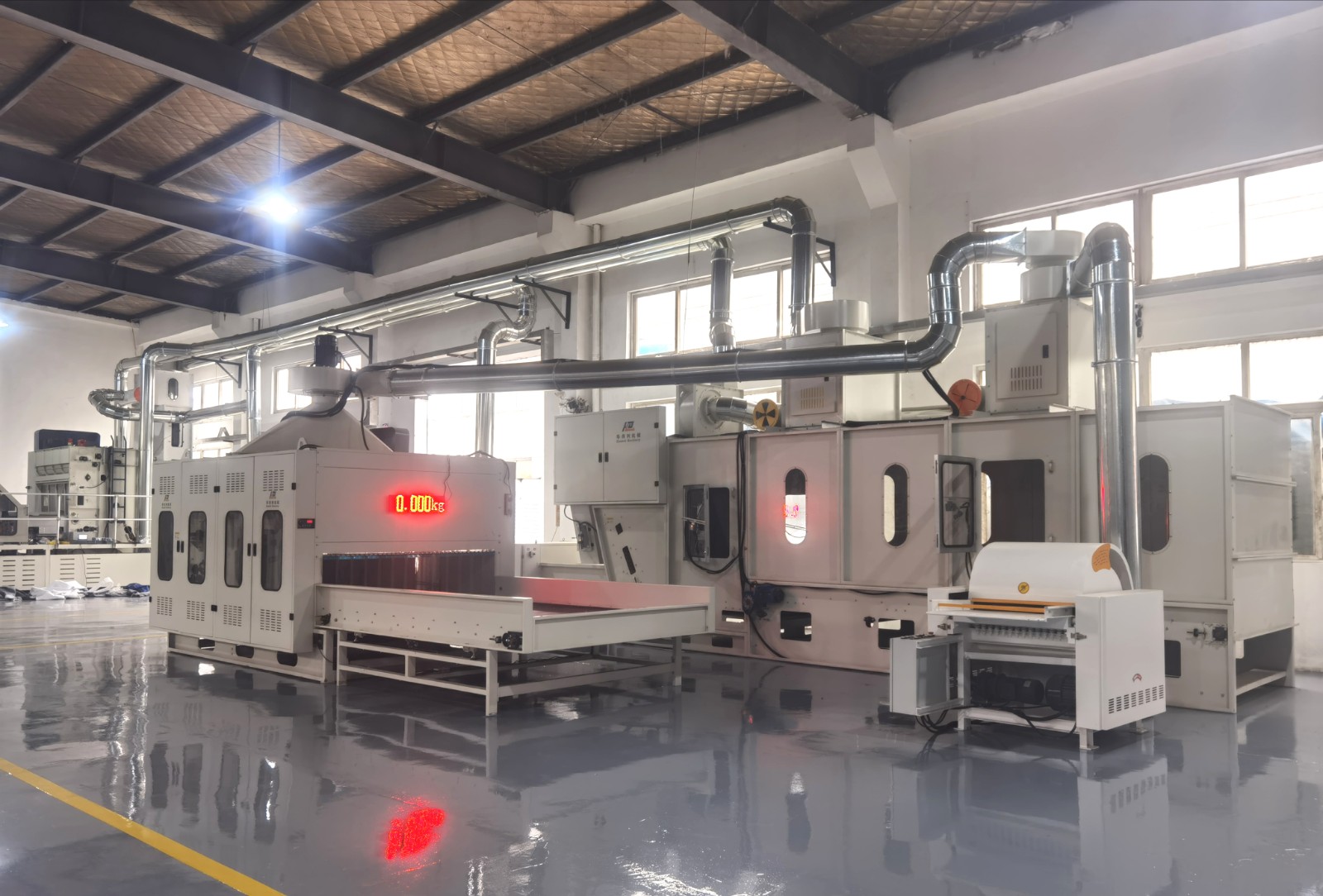 COTV全球直播-常熟市新力鞋材有限公司专业生产:抗静电无纺布中底、等劳保鞋材料；黑色、白色、灰色软硬毛毡、阻燃无纺布等汽车用毡及家居、家电用无纺布；黑白色帽衬用无纺布；特厚特硬等产品，欢迎大家光临！