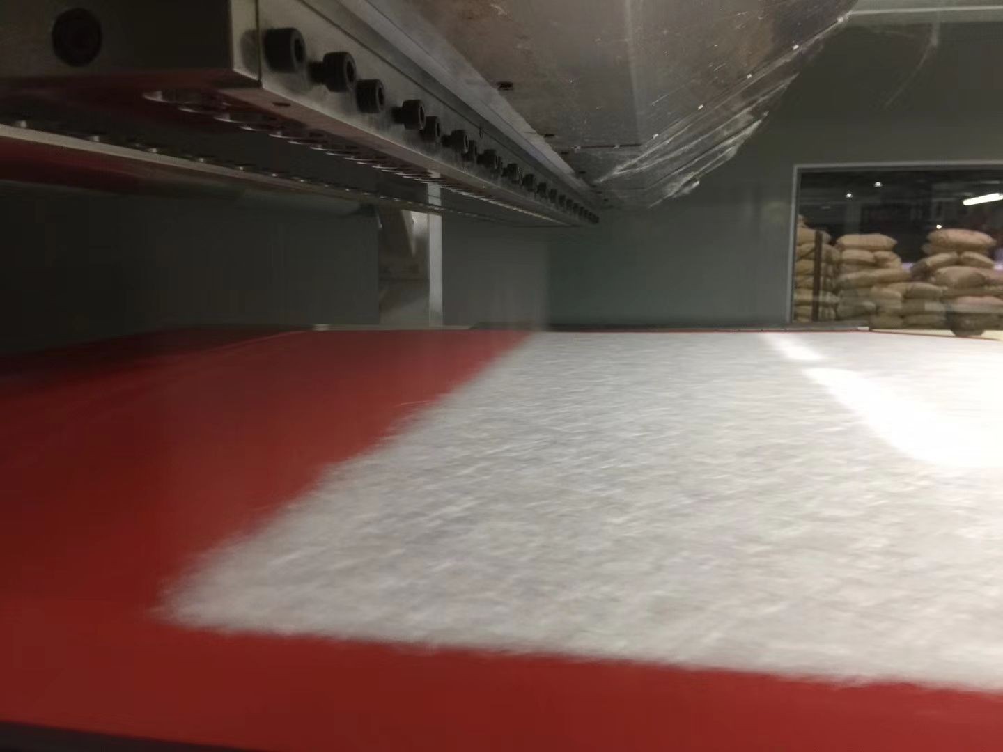 COTV全球直播-常熟市新力鞋材有限公司专业生产:抗静电无纺布中底、等劳保鞋材料；黑色、白色、灰色软硬毛毡、阻燃无纺布等汽车用毡及家居、家电用无纺布；黑白色帽衬用无纺布；特厚特硬等产品，欢迎大家光临！