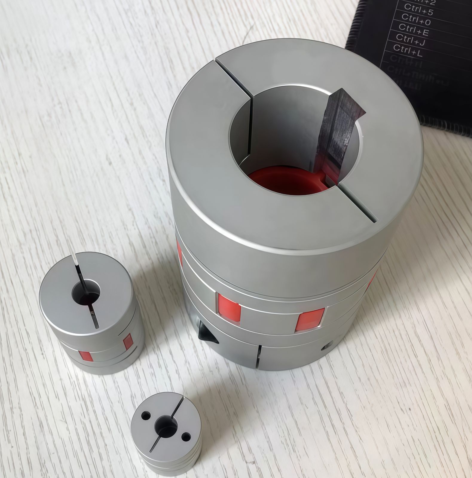 COTV全球直播-丽水市恒城轴承有限公司专业生产直线光轴、滚珠丝杆支撑座、双轴心导轨系列、线性导轨系列、直线滑动单元滑块、圆柱直线导轨、直线轴承、杆端关节轴承、向心关节轴承，等产品，欢迎大家光临！