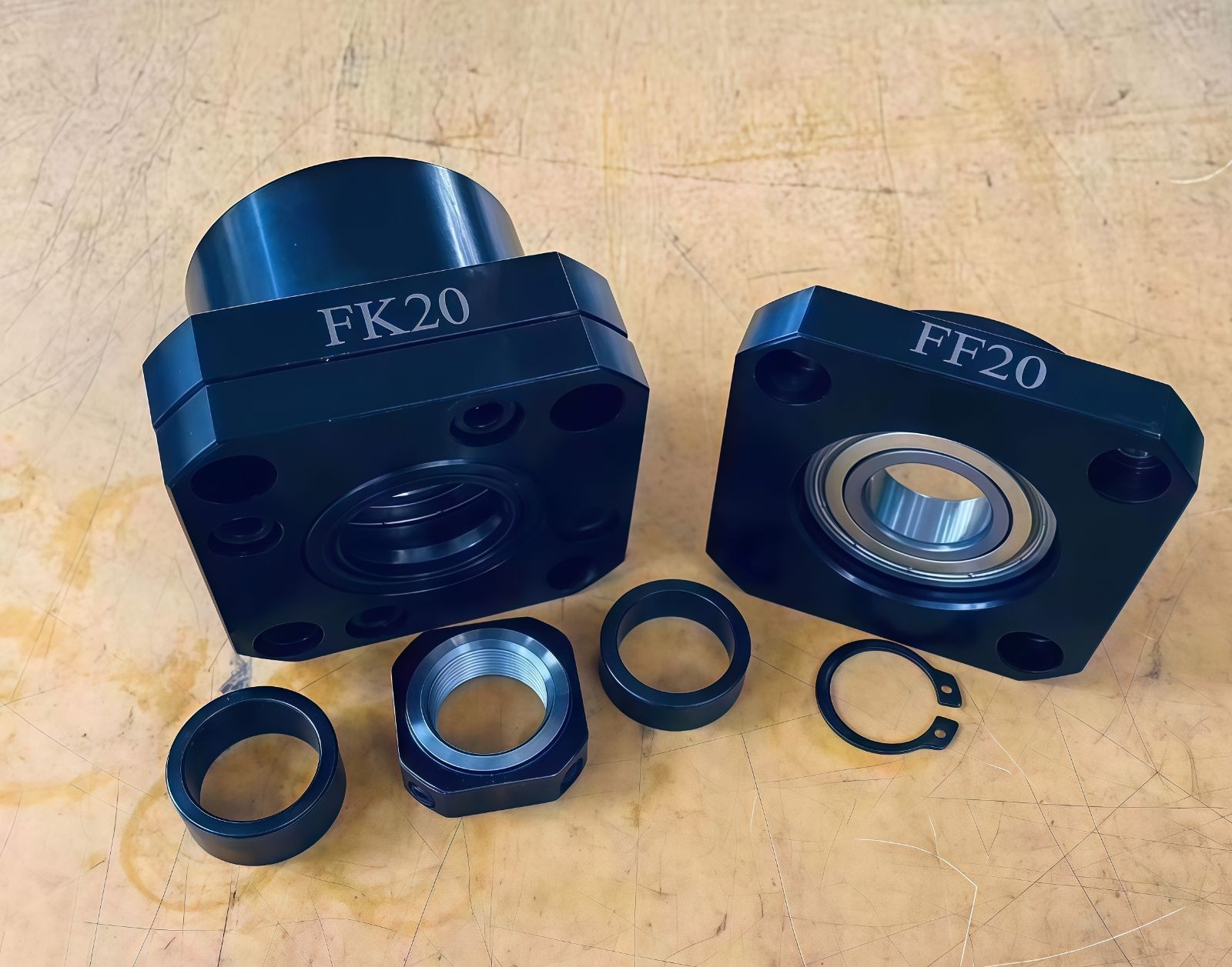 COTV全球直播-丽水市恒城轴承有限公司专业生产直线光轴、滚珠丝杆支撑座、双轴心导轨系列、线性导轨系列、直线滑动单元滑块、圆柱直线导轨、直线轴承、杆端关节轴承、向心关节轴承，等产品，欢迎大家光临！