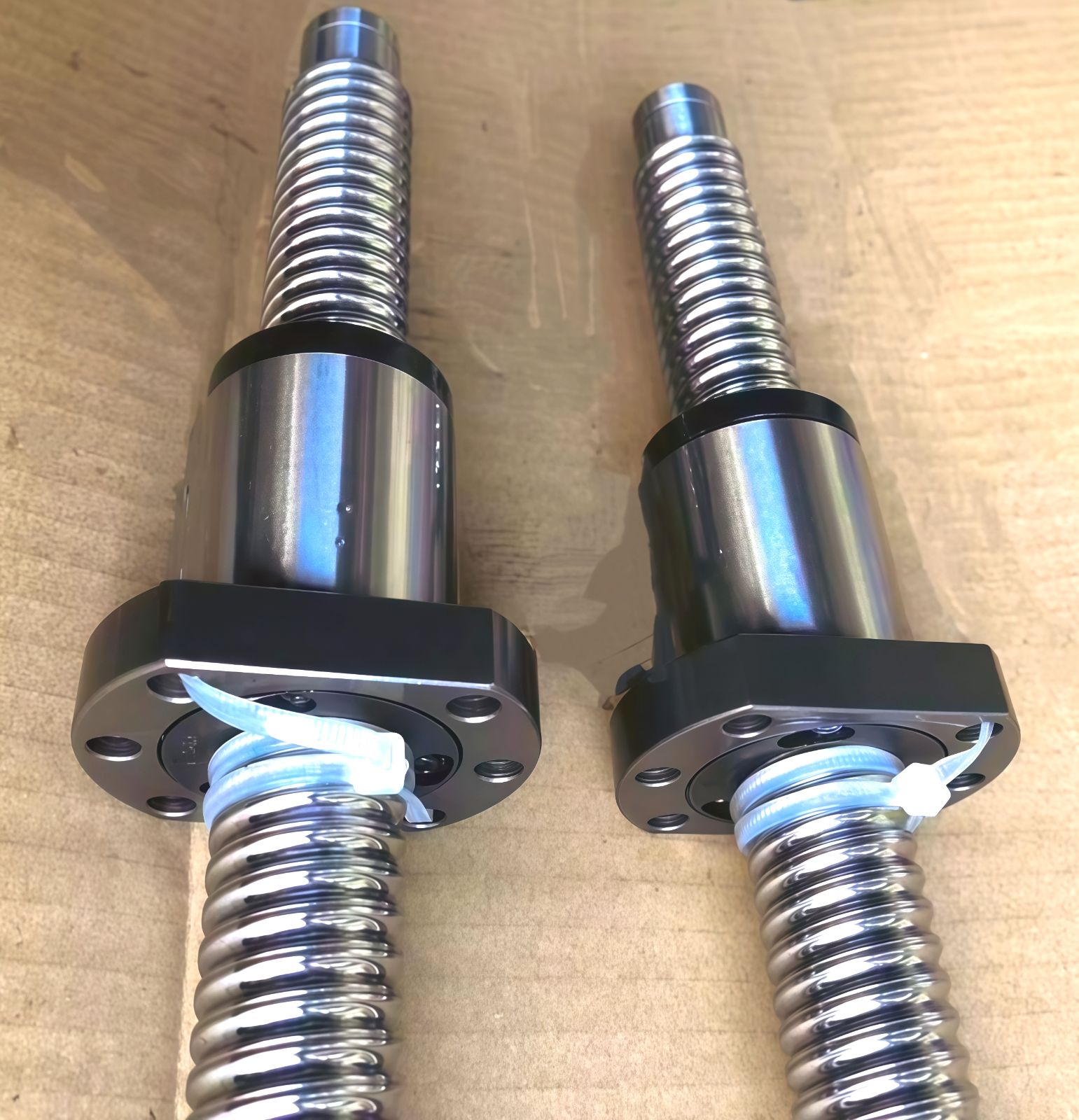 COTV全球直播-丽水市恒城轴承有限公司专业生产直线光轴、滚珠丝杆支撑座、双轴心导轨系列、线性导轨系列、直线滑动单元滑块、圆柱直线导轨、直线轴承、杆端关节轴承、向心关节轴承，等产品，欢迎大家光临！