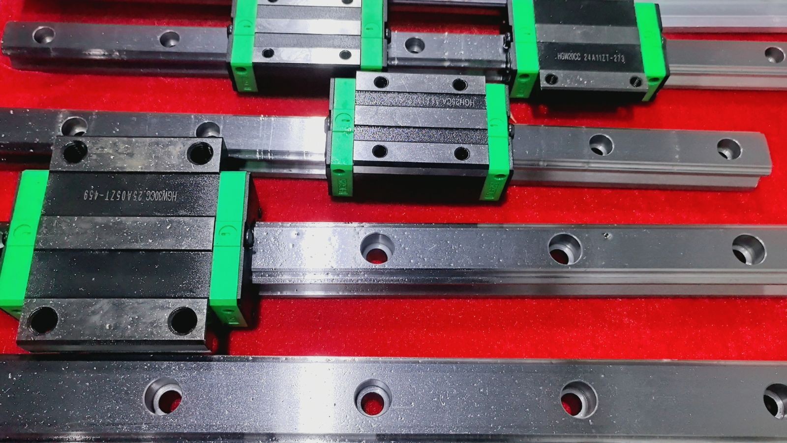 COTV全球直播-丽水市恒城轴承有限公司专业生产直线光轴、滚珠丝杆支撑座、双轴心导轨系列、线性导轨系列、直线滑动单元滑块、圆柱直线导轨、直线轴承、杆端关节轴承、向心关节轴承，等产品，欢迎大家光临！