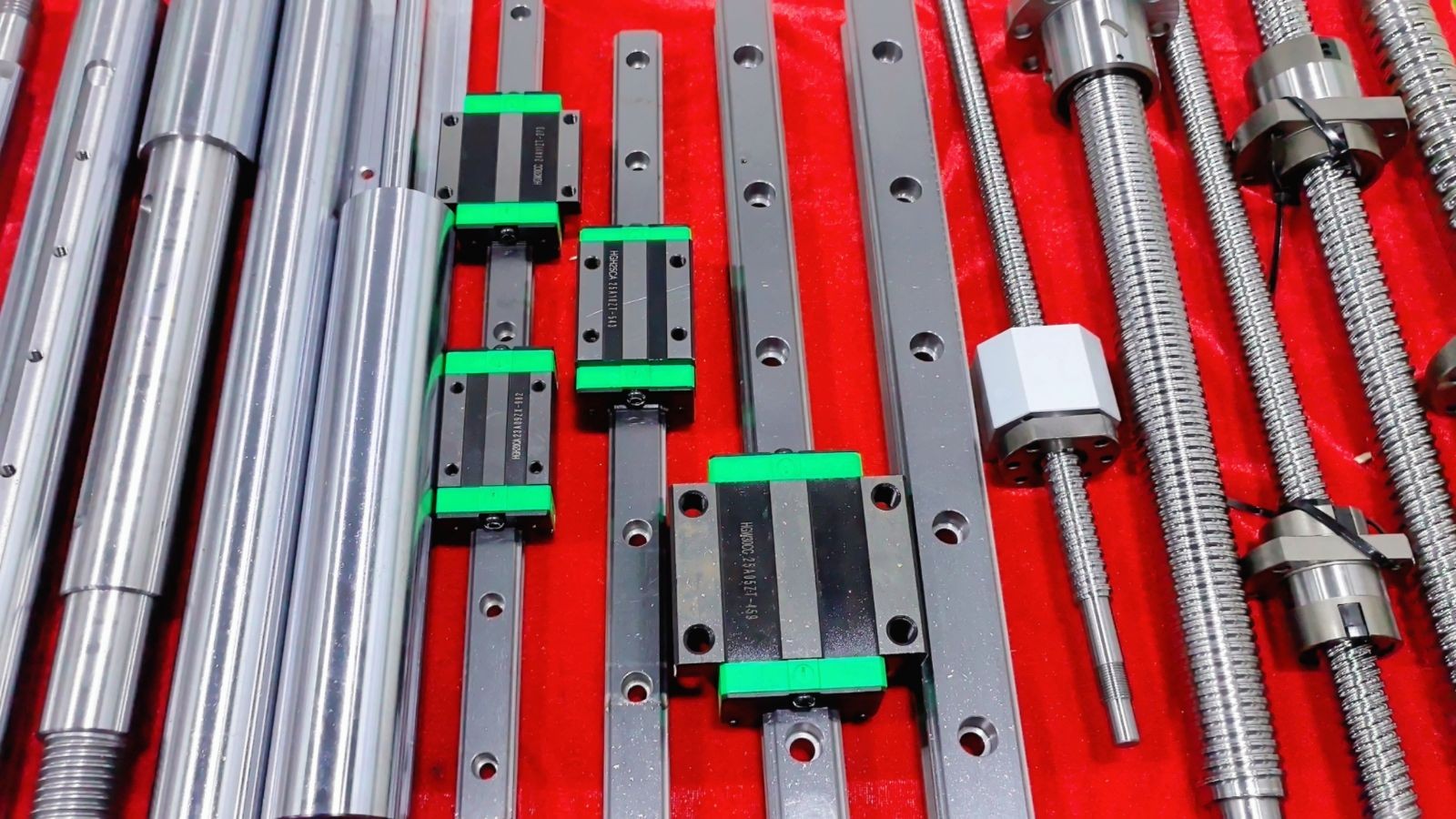 COTV全球直播-丽水市恒城轴承有限公司专业生产直线光轴、滚珠丝杆支撑座、双轴心导轨系列、线性导轨系列、直线滑动单元滑块、圆柱直线导轨、直线轴承、杆端关节轴承、向心关节轴承，等产品，欢迎大家光临！