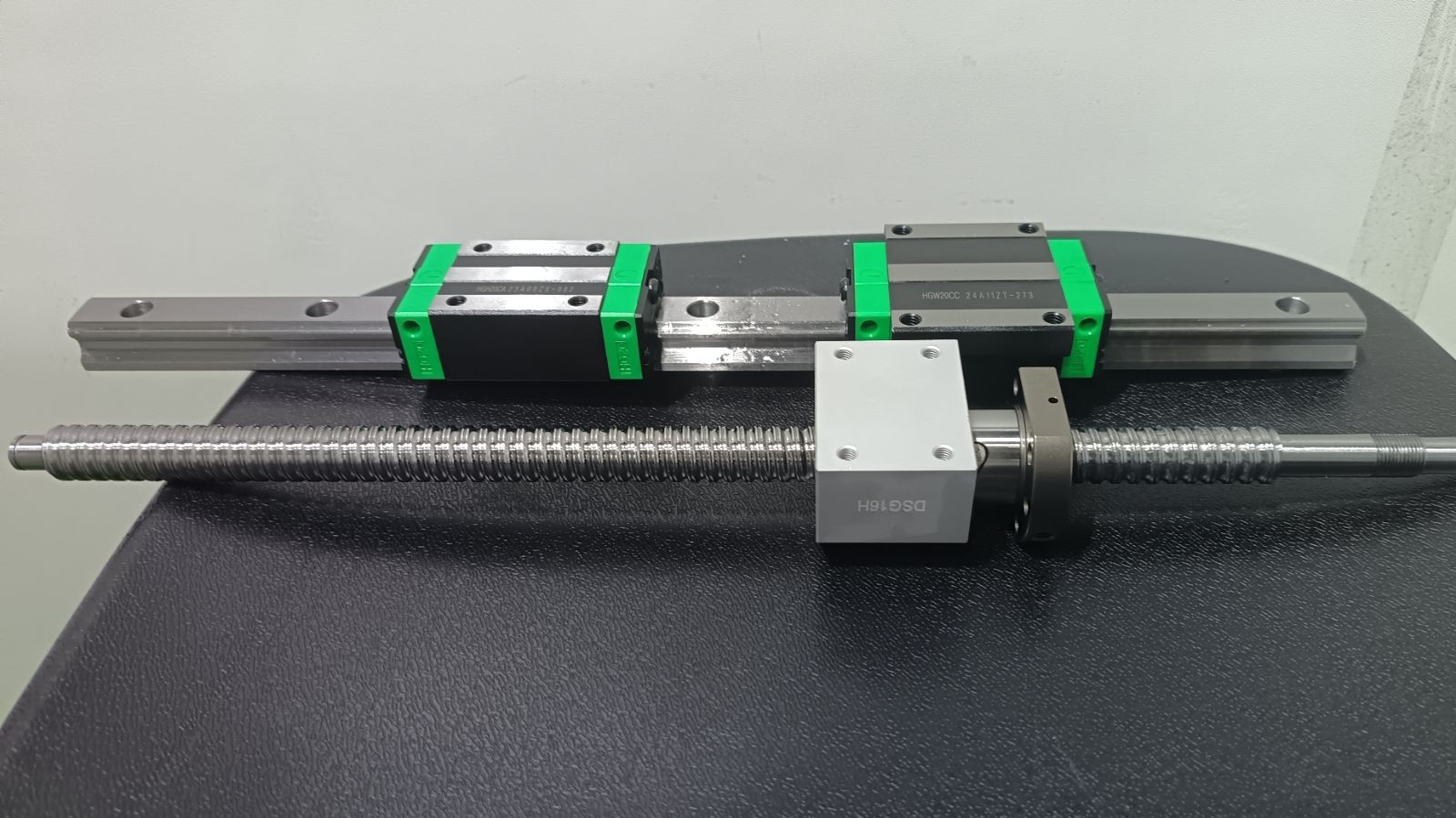 COTV全球直播-丽水市恒城轴承有限公司专业生产直线光轴、滚珠丝杆支撑座、双轴心导轨系列、线性导轨系列、直线滑动单元滑块、圆柱直线导轨、直线轴承、杆端关节轴承、向心关节轴承，等产品，欢迎大家光临！