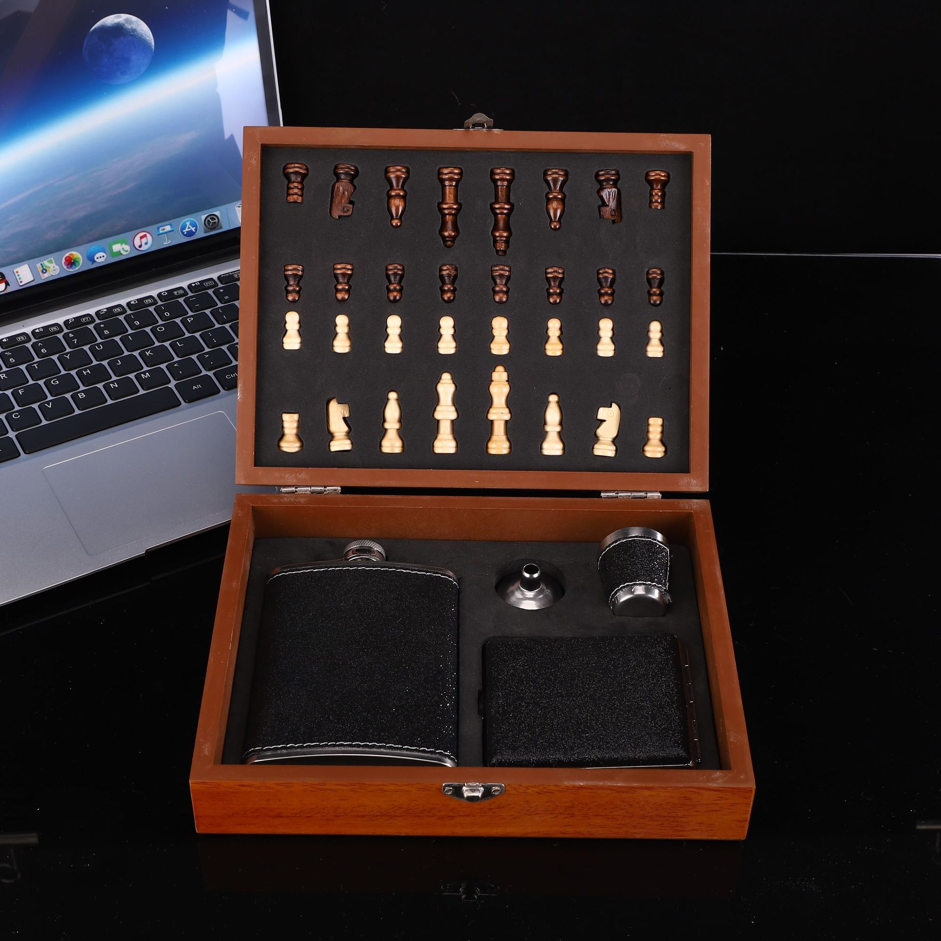 COTV全球直播-永康市顺丰不锈钢制品厂专业生产:各种不锈钢酒壶、工艺品不锈钢酒壶、各种不锈钢酒杯系列饮品用具等产品，欢迎大家光临！