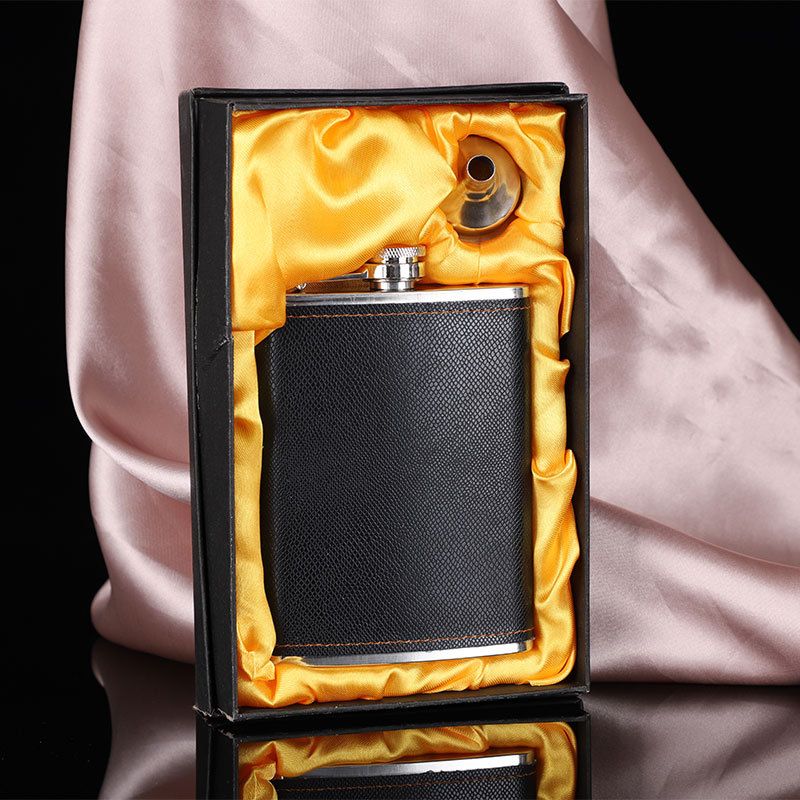 COTV全球直播-永康市顺丰不锈钢制品厂专业生产:各种不锈钢酒壶、工艺品不锈钢酒壶、各种不锈钢酒杯系列饮品用具等产品，欢迎大家光临！