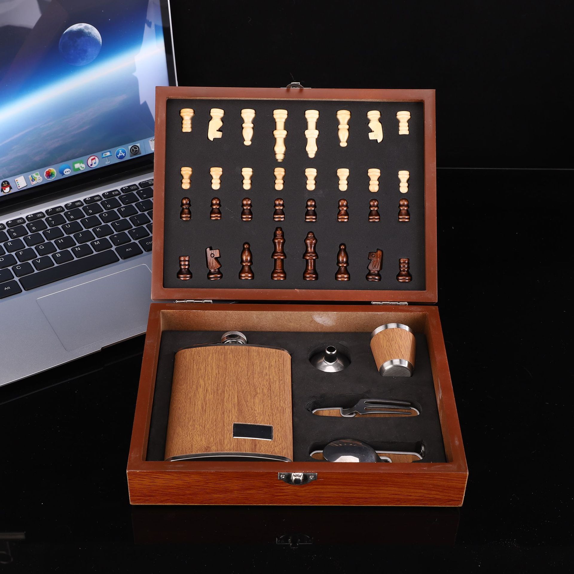 COTV全球直播-永康市顺丰不锈钢制品厂专业生产:各种不锈钢酒壶、工艺品不锈钢酒壶、各种不锈钢酒杯系列饮品用具等产品，欢迎大家光临！