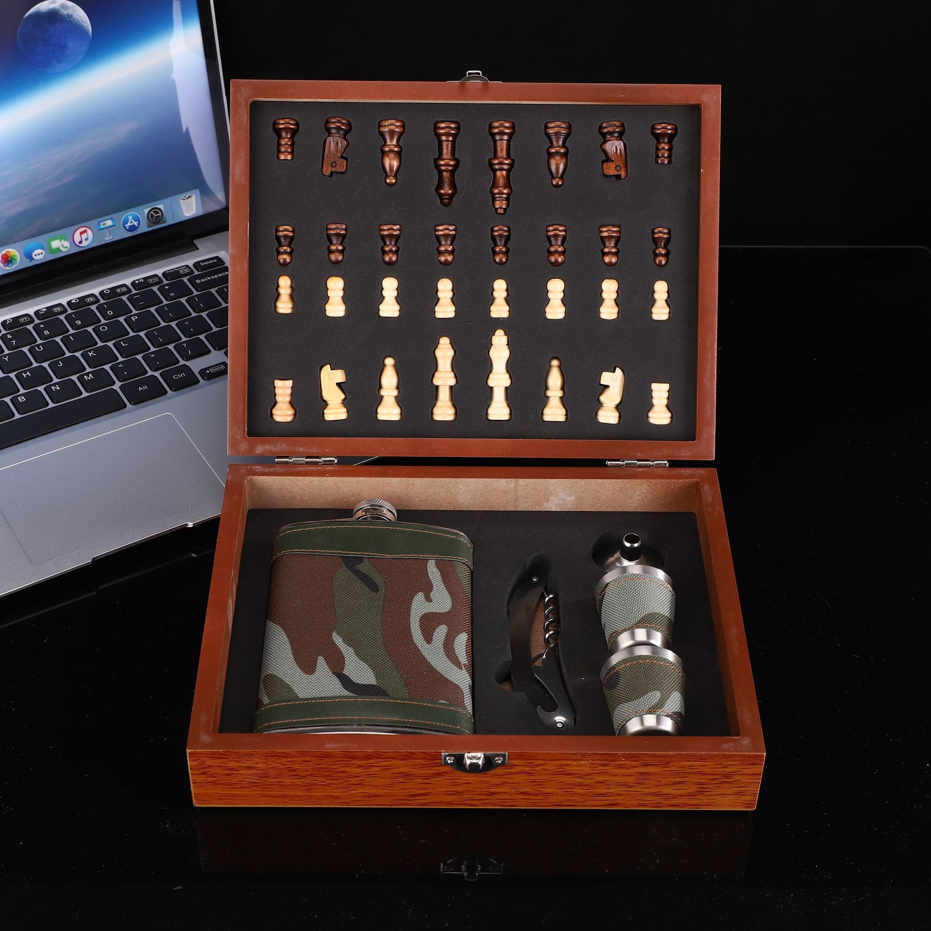 COTV全球直播-永康市顺丰不锈钢制品厂专业生产:各种不锈钢酒壶、工艺品不锈钢酒壶、各种不锈钢酒杯系列饮品用具等产品，欢迎大家光临！