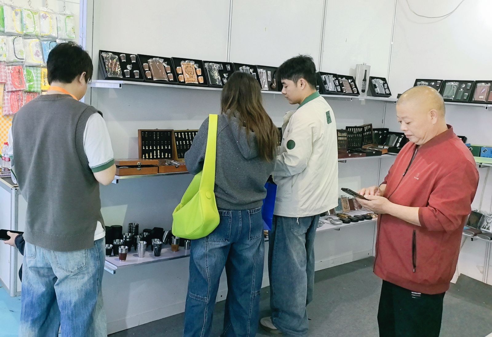 COTV全球直播-永康市顺丰不锈钢制品厂专业生产:各种不锈钢酒壶、工艺品不锈钢酒壶、各种不锈钢酒杯系列饮品用具等产品，欢迎大家光临！