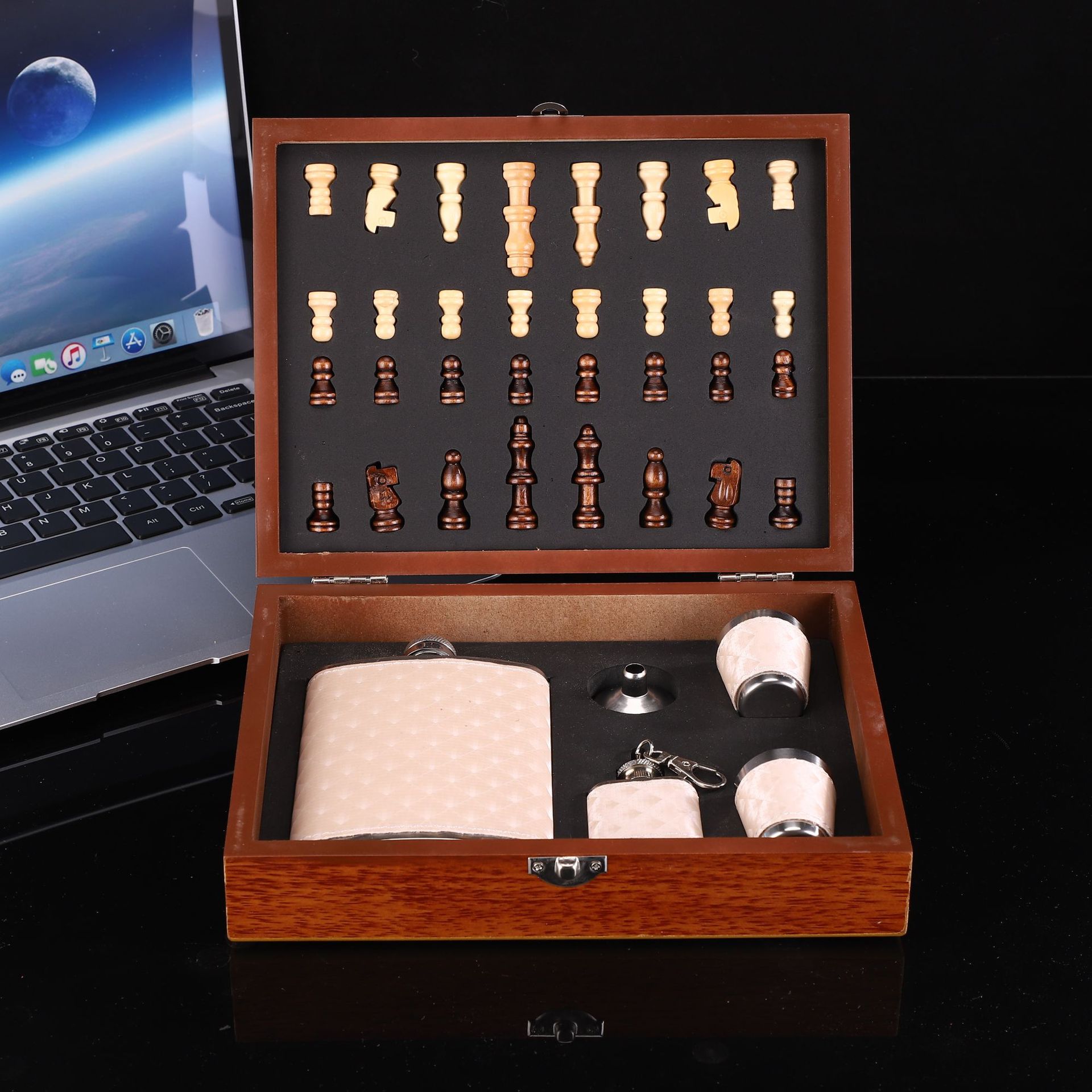 COTV全球直播-永康市顺丰不锈钢制品厂专业生产:各种不锈钢酒壶、工艺品不锈钢酒壶、各种不锈钢酒杯系列饮品用具等产品，欢迎大家光临！