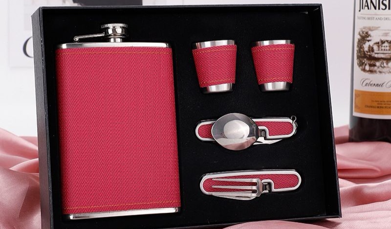 COTV全球直播-永康市顺丰不锈钢制品厂专业生产:各种不锈钢酒壶、工艺品不锈钢酒壶、各种不锈钢酒杯系列饮品用具等产品，欢迎大家光临！