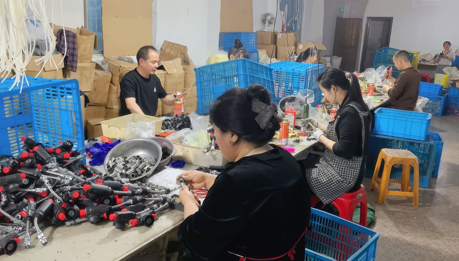 COTV全球直播-温州荣山科技有限公司专业生产: 各种喷枪、电弧、卡子炉、点火枪等产品；广泛应用于酒店、企事业食堂、家庭以及户外野炊等领域，款式多样，现货供应，欢迎大家光临！