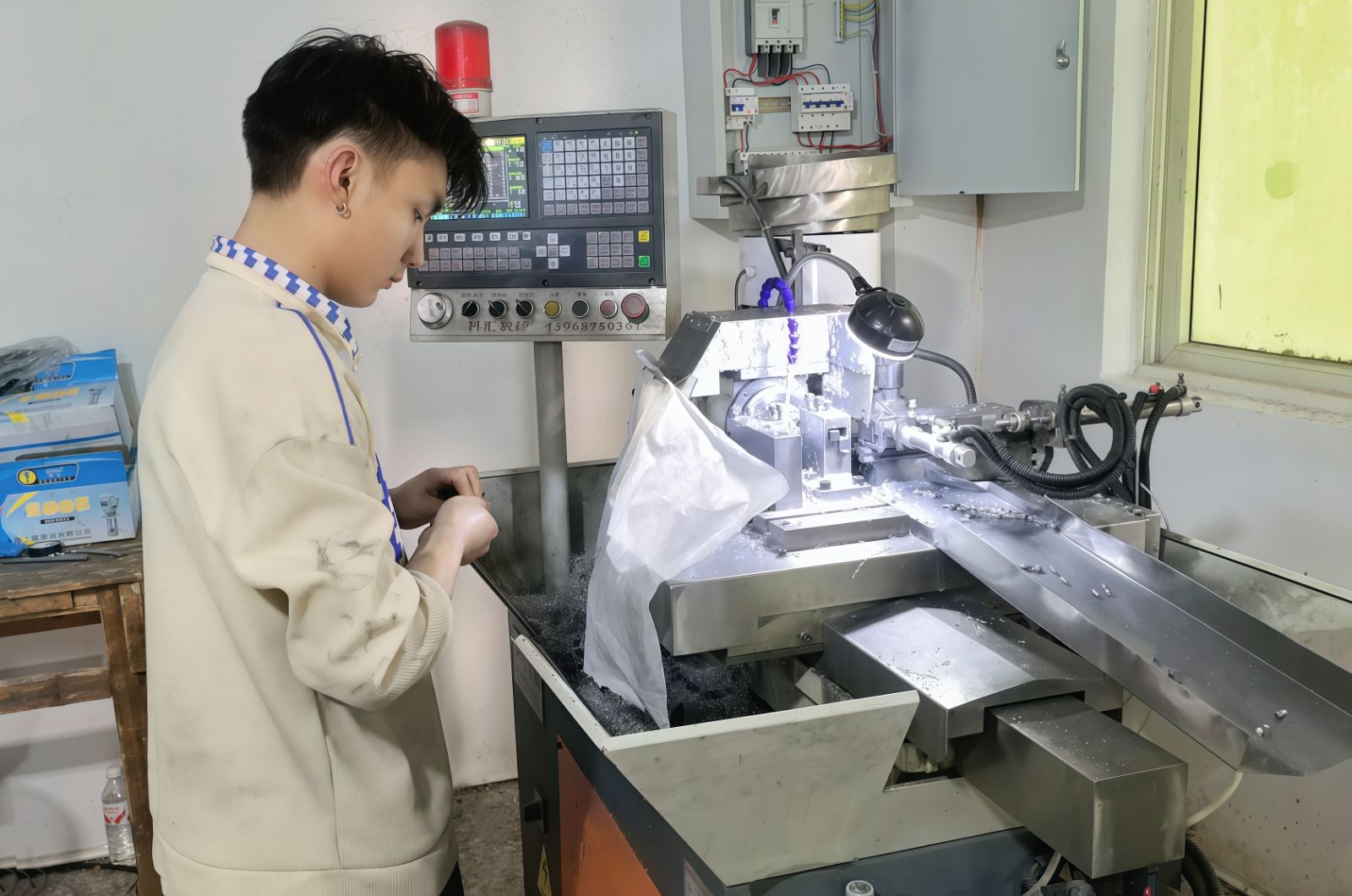 COTV全球直播-温州荣山科技有限公司专业生产: 各种喷枪、电弧、卡子炉、点火枪等产品；广泛应用于酒店、企事业食堂、家庭以及户外野炊等领域，款式多样，现货供应，欢迎大家光临！