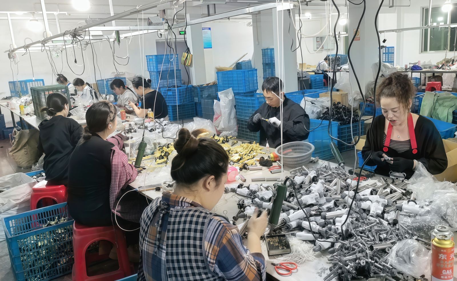 COTV全球直播-温州荣山科技有限公司专业生产: 各种喷枪、电弧、卡子炉、点火枪等产品；广泛应用于酒店、企事业食堂、家庭以及户外野炊等领域，款式多样，现货供应，欢迎大家光临！