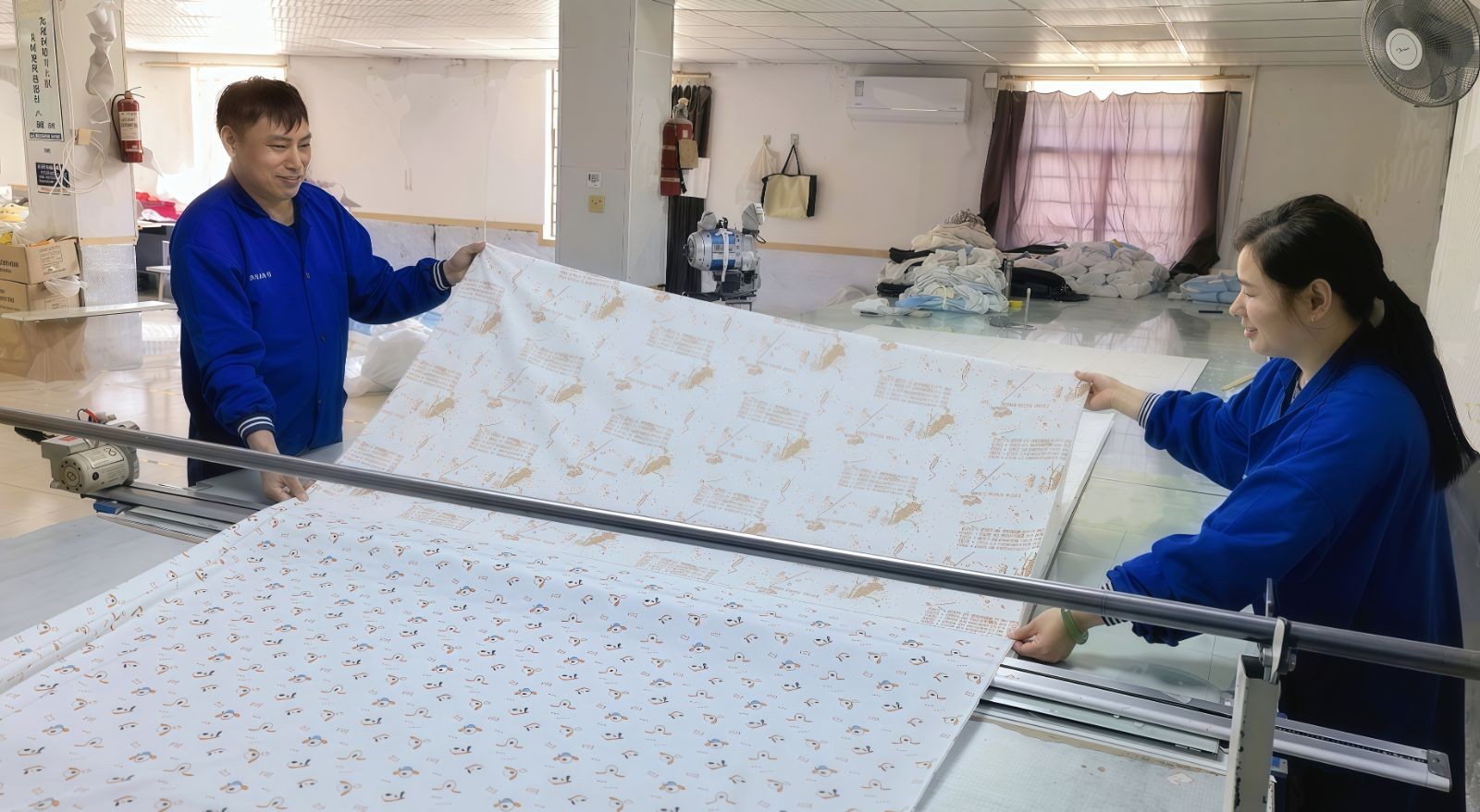 COTV全球直播-杭州天婷缘实业有限公司旗下杭州萧山党湾小依依服装厂专业研发生产：“Zizipuff仔仔泡芙”品牌系列针织童装、纺织童装，包括牛仔童装及各种全棉童装系列产品，源头工厂，欢迎大家光临！