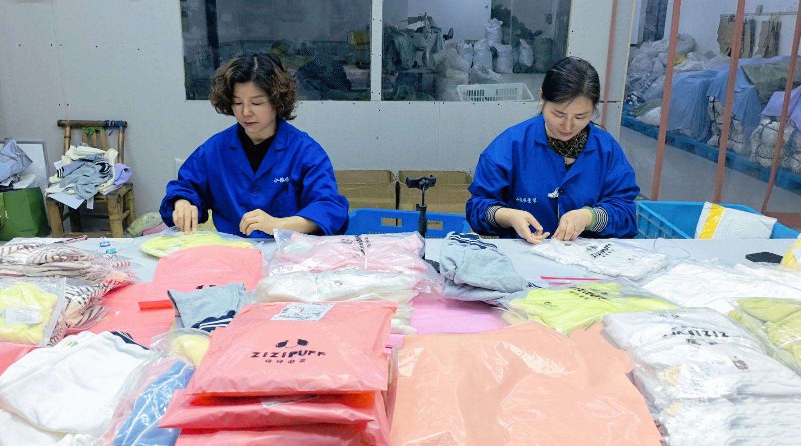 COTV全球直播-杭州天婷缘实业有限公司旗下杭州萧山党湾小依依服装厂专业研发生产：“Zizipuff仔仔泡芙”品牌系列针织童装、纺织童装，包括牛仔童装及各种全棉童装系列产品，源头工厂，欢迎大家光临！