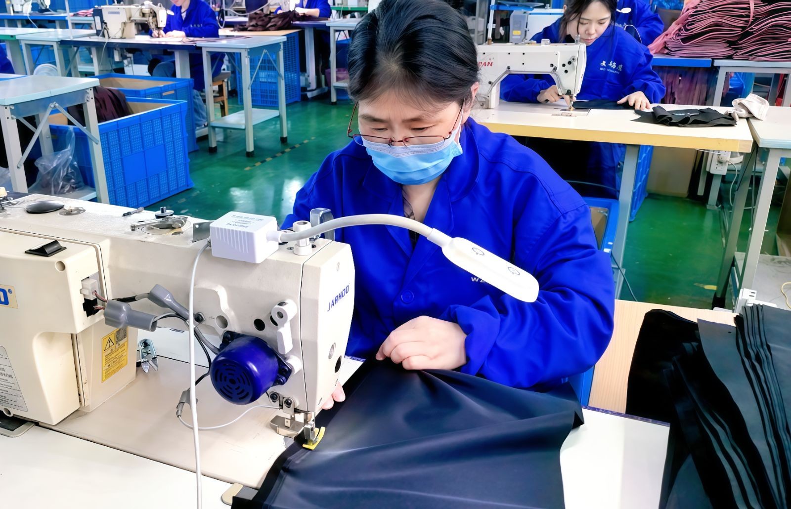 COTV全球直播-温州市文舟商务礼品有限公司专业生产:美容化妆品包、洗漱包、工具包、电器包、酒品包、理发工具，垂钓用具，文教及体育用品，大健康行业，摄影器材，礼品包等产品，欢迎大家光临！