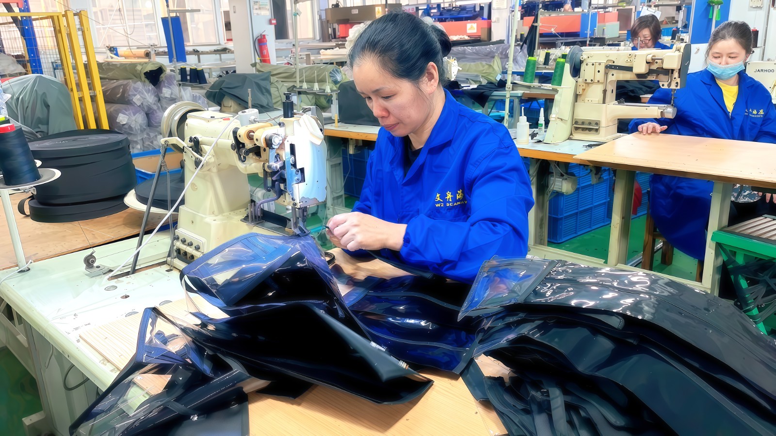 COTV全球直播-温州市文舟商务礼品有限公司专业生产:美容化妆品包、洗漱包、工具包、电器包、酒品包、理发工具，垂钓用具，文教及体育用品，大健康行业，摄影器材，礼品包等产品，欢迎大家光临！