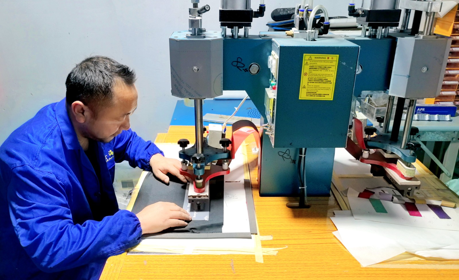 COTV全球直播-温州市文舟商务礼品有限公司专业生产:美容化妆品包、洗漱包、工具包、电器包、酒品包、理发工具，垂钓用具，文教及体育用品，大健康行业，摄影器材，礼品包等产品，欢迎大家光临！