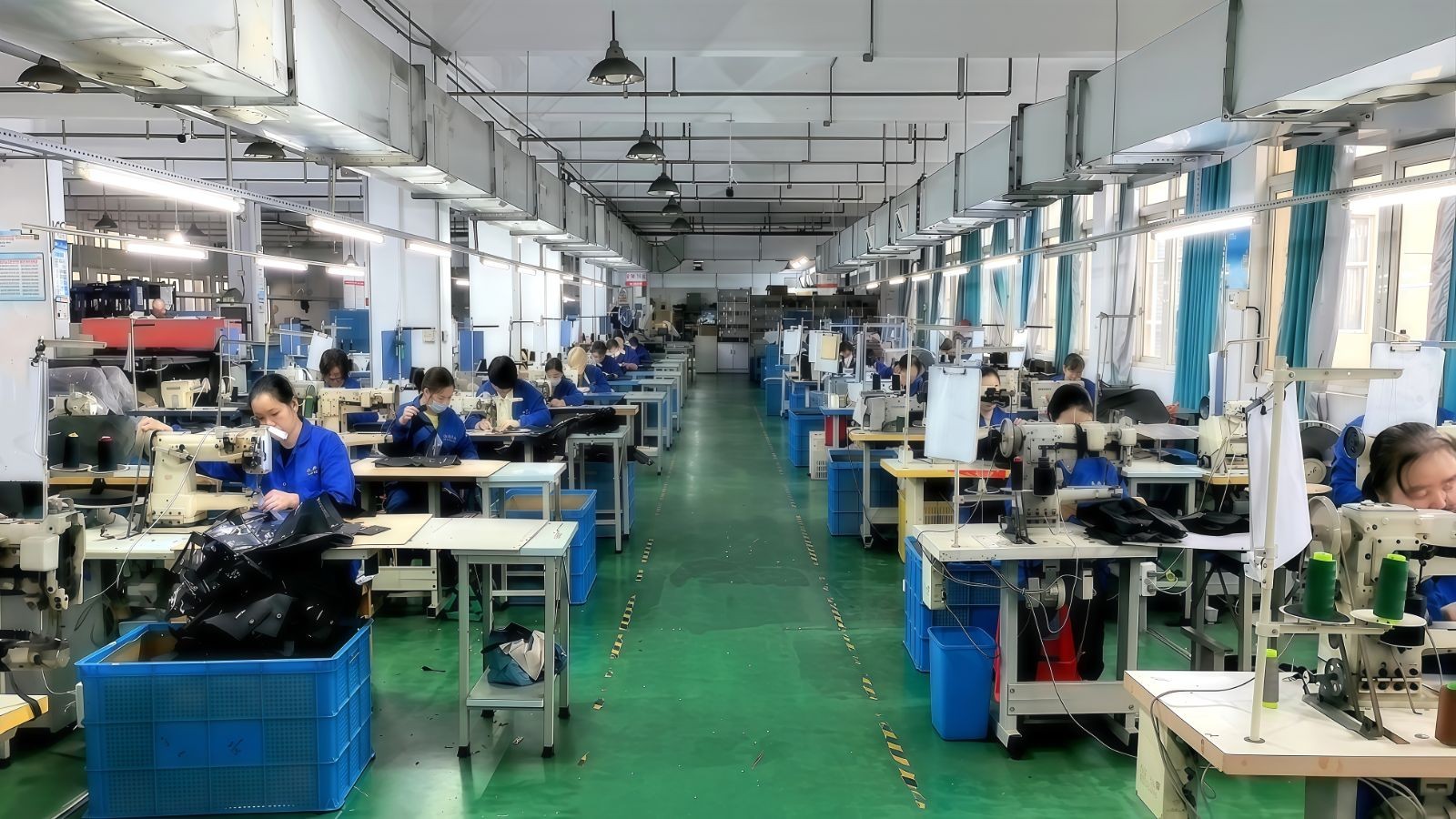 COTV全球直播-温州市文舟商务礼品有限公司专业生产:美容化妆品包、洗漱包、工具包、电器包、酒品包、理发工具，垂钓用具，文教及体育用品，大健康行业，摄影器材，礼品包等产品，欢迎大家光临！