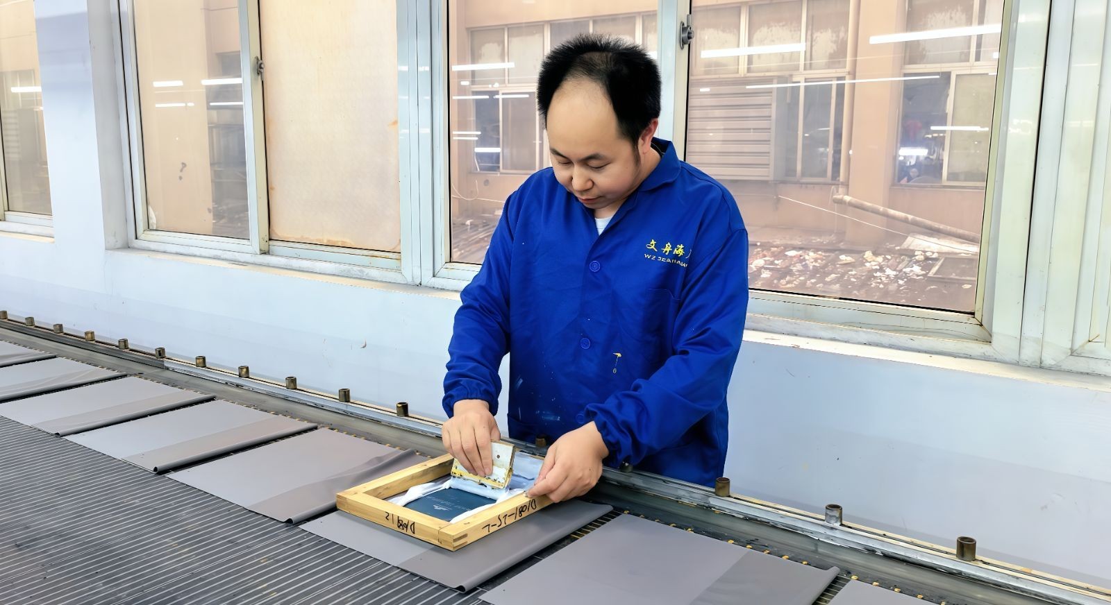 COTV全球直播-温州市文舟商务礼品有限公司专业生产:美容化妆品包、洗漱包、工具包、电器包、酒品包、理发工具，垂钓用具，文教及体育用品，大健康行业，摄影器材，礼品包等产品，欢迎大家光临！