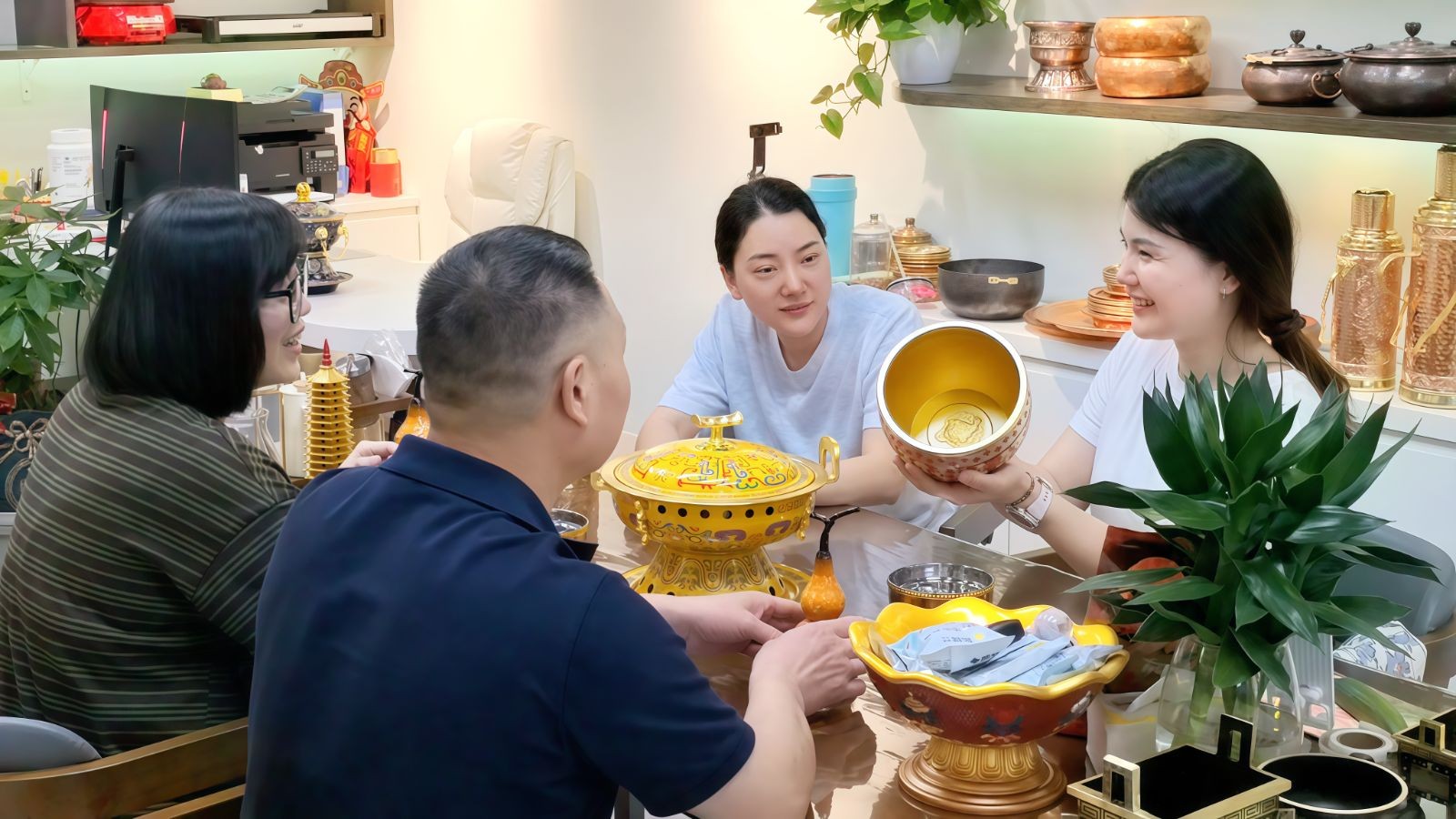 COTV全球直播-永康市晟铜瑞工贸有限公司专业生产各种铜火锅、景泰蓝火锅;永康市舒舒电器有限公司专业生产各种铜壶、铜水壶、铜壶、宝瓶等工艺产品,欢迎大家光临! COTV全球直播-永康市晟铜瑞工贸有限公司专业生产各种铜火锅、景泰蓝火锅;永康市舒舒电器有限公司专业生产各种铜壶、铜水壶、铜壶、宝瓶等工艺产品,欢迎大家光临!