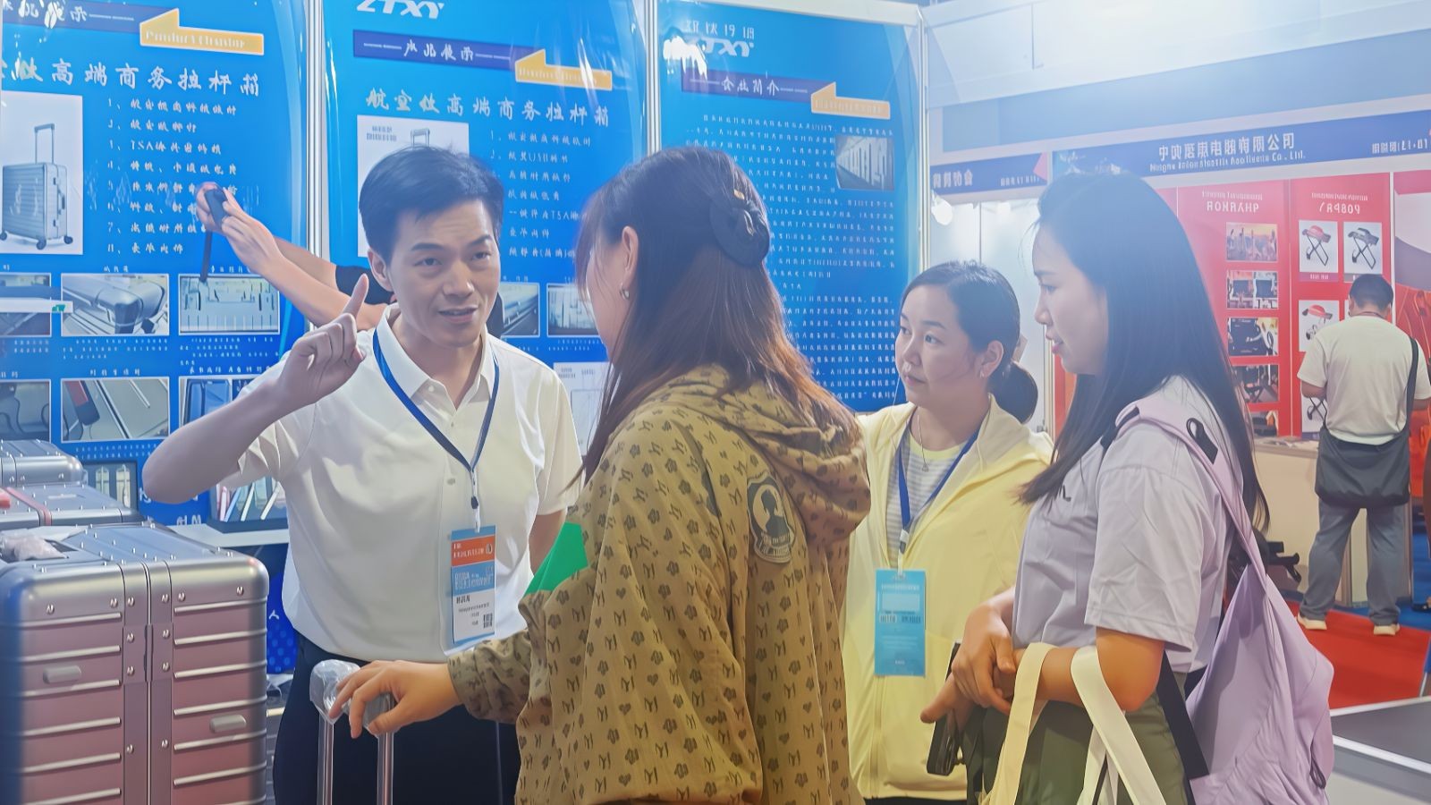 COTV全球直播-陕西致钛行远科技有限公司专业生产航空钛高端商务拉杆箱、钛文创产品、钛茶具及钛户外用品等全系列钛民用产品,其中拉杆箱釆用航空级高科技钛材及钛铆钉及箱饰功能,欢迎大家光临! COTV全球直播-陕西致钛行远科技有限公司专业生产航空钛高端商务拉杆箱、钛文创产品、钛茶具及钛户外用品等全系列钛民用产品,其中拉杆箱釆用航空级高科技钛材及钛铆钉及箱饰功能,欢迎大家光临!