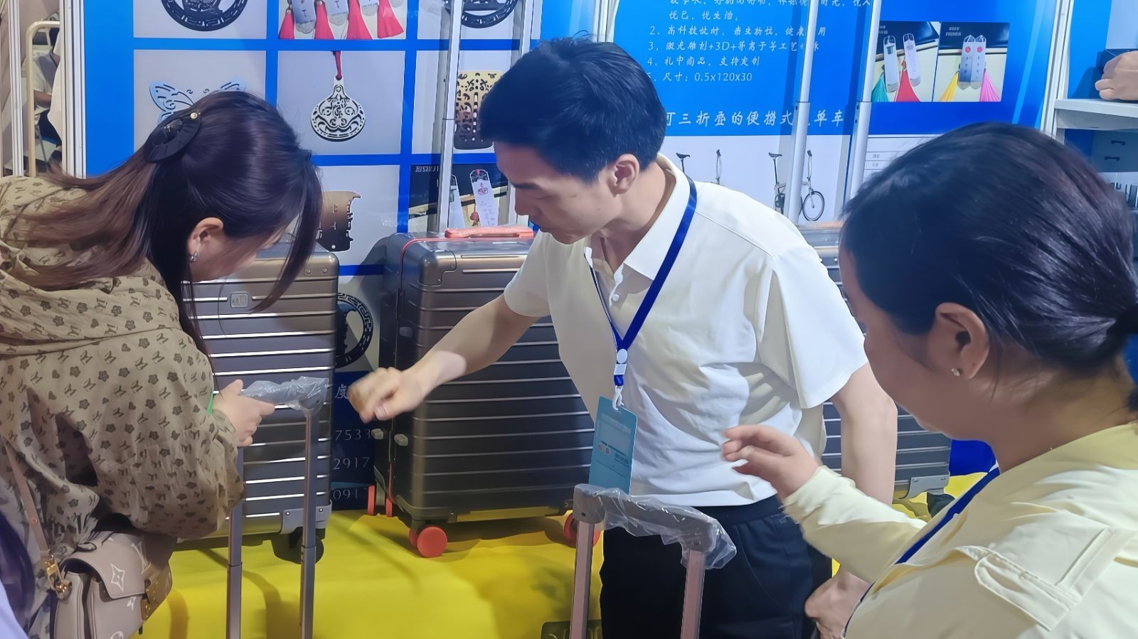 COTV全球直播-陕西致钛行远科技有限公司专业生产航空钛高端商务拉杆箱、钛文创产品、钛茶具及钛户外用品等全系列钛民用产品,其中拉杆箱釆用航空级高科技钛材及钛铆钉及箱饰功能,欢迎大家光临! COTV全球直播-陕西致钛行远科技有限公司专业生产航空钛高端商务拉杆箱、钛文创产品、钛茶具及钛户外用品等全系列钛民用产品,其中拉杆箱釆用航空级高科技钛材及钛铆钉及箱饰功能,欢迎大家光临!