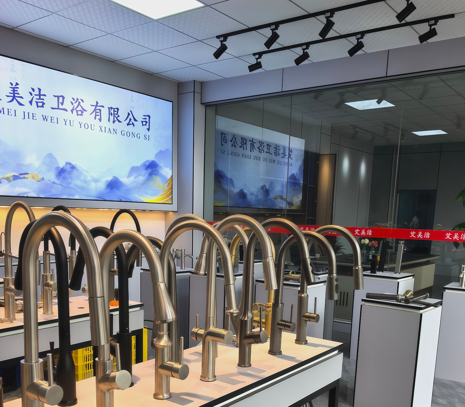 COTV全球直播-开平市艾美洁卫浴有限公司专业生产SUS304不锈钢水龙头、不锈钢花洒、不锈钢浴缸水龙头花洒、厨房面盆龙头、抽拉水龙头、过滤净水龙头以及洗脸盆等系列洁具产品、源头工厂，欢迎大家光临！