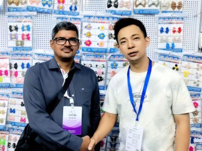 大号电视-揭阳市榕城区得手塑料制品厂、嘉达塑料鞋花厂专业生产大蝴蝶结、童凉蝶结、人字边花、电镀环/扣、点钻滴油等时尚鞋花产品，拥有多款模具和PP电镀/PVC材料，欢迎大家光临！