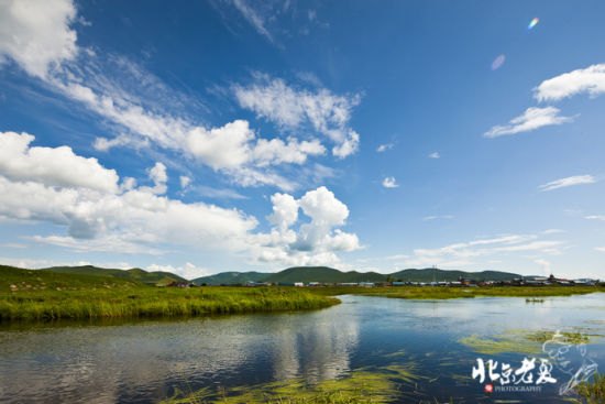 清澈的河水