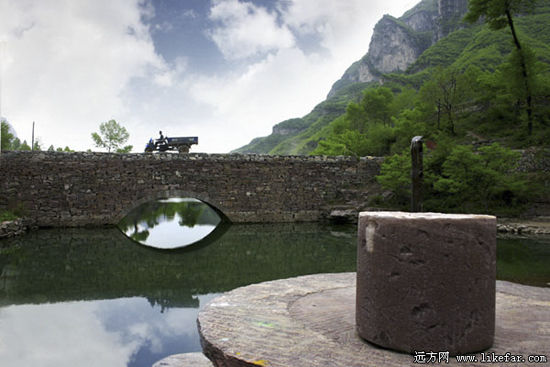 锡崖沟村景 作者：白如墨