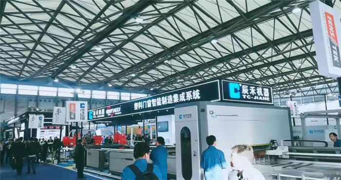 热烈祝贺2019中国国际门窗幕墙博览会在上海新国际博览中心隆重开幕! 热烈祝贺2019中国国际门窗幕墙博览会在上海新国际博览中心隆重开幕!